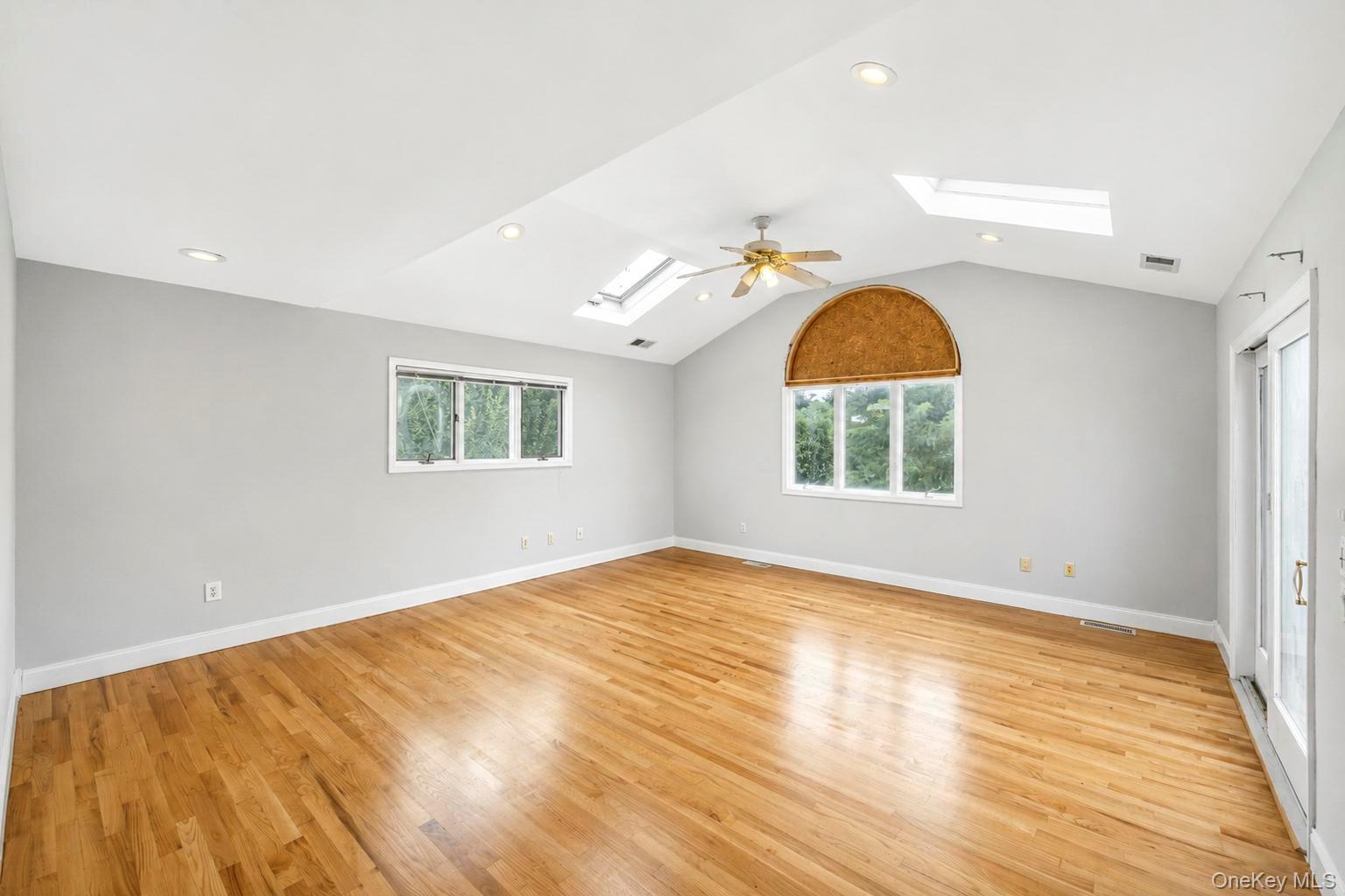 18 Dexter Lane Property Photo 13