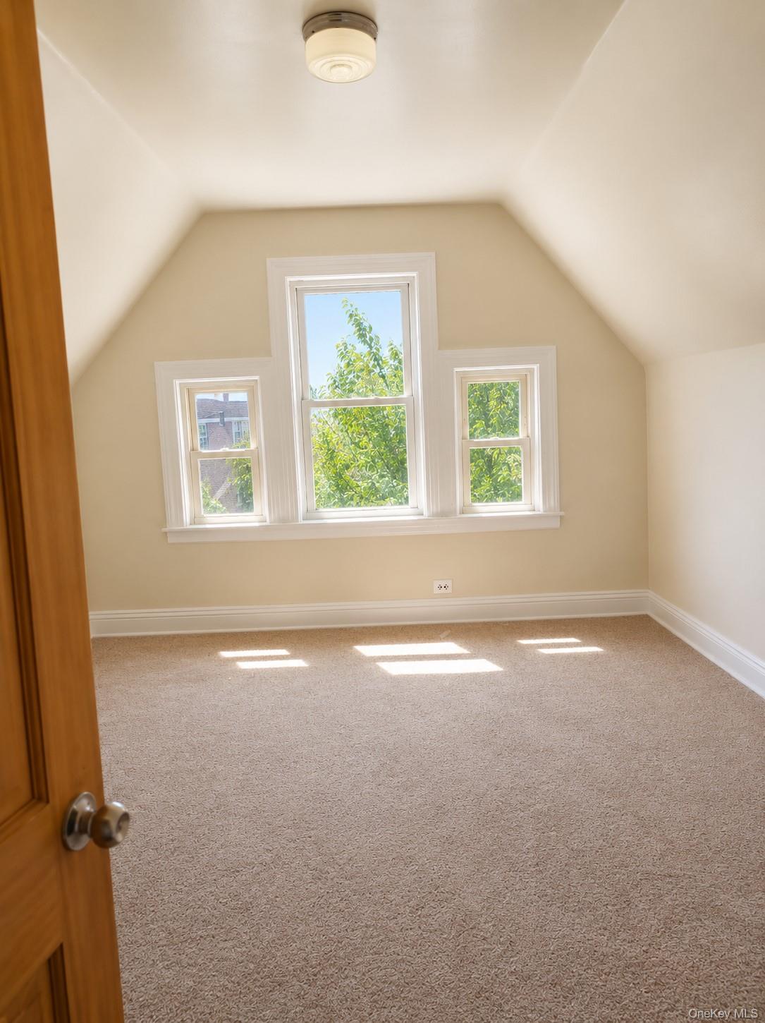 8427 85th Drive Property Photo 8