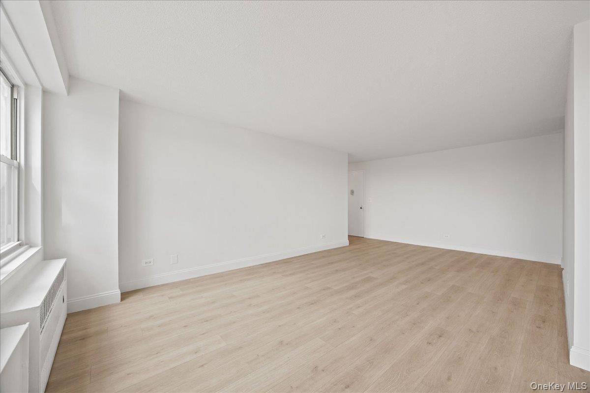 2550 Olinville Avenue 14e Property Photo 11
