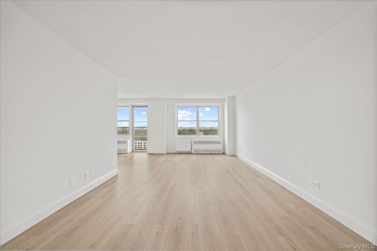 2550 Olinville Avenue 14e Property Photo 14
