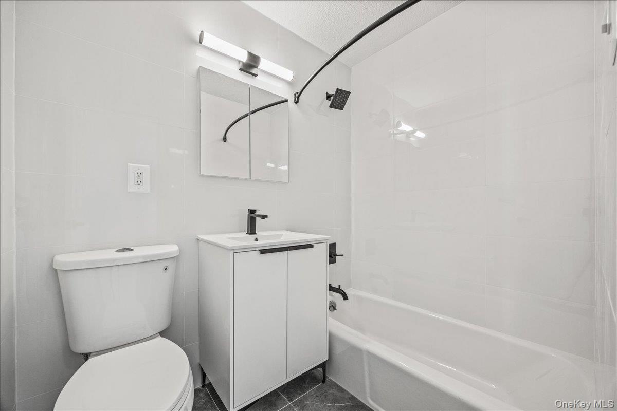 2550 Olinville Avenue 14e Property Photo 19