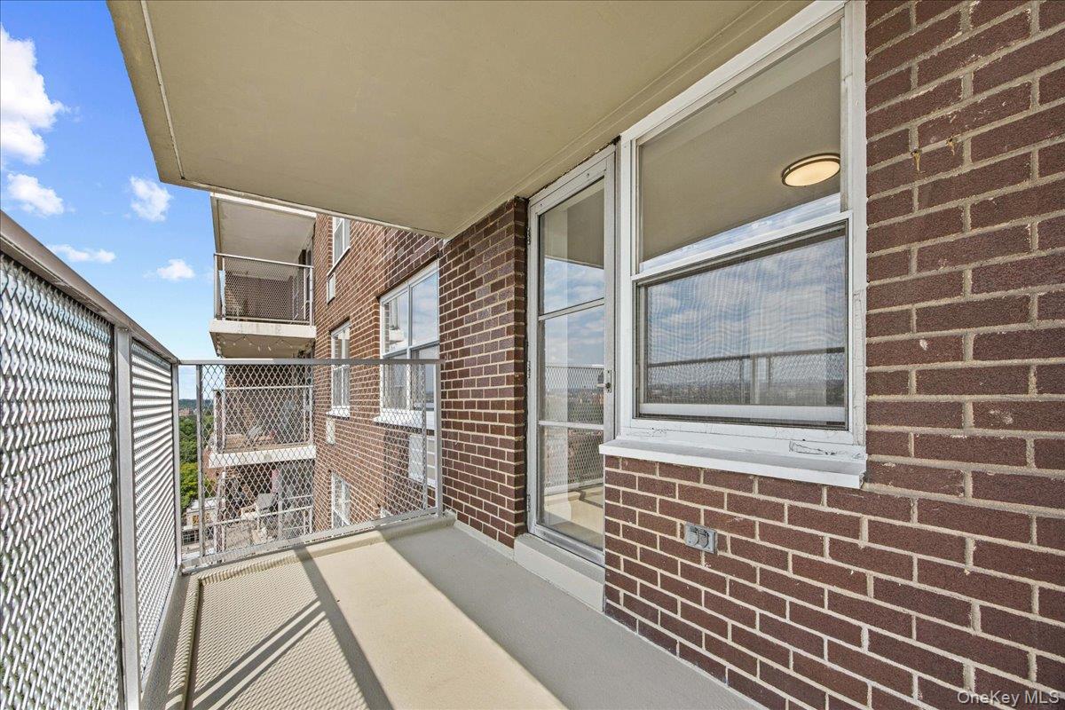 2550 Olinville Avenue 14e Property Photo 20