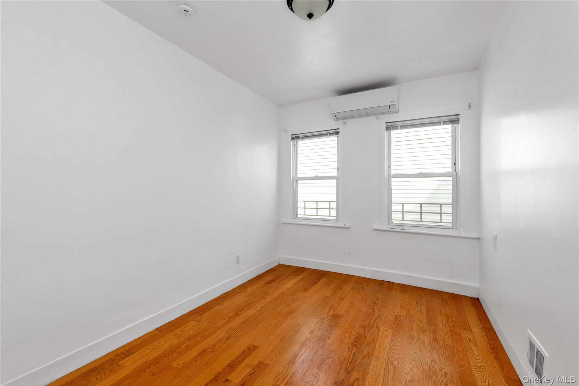 70-15 Manse Street Property Photo 10