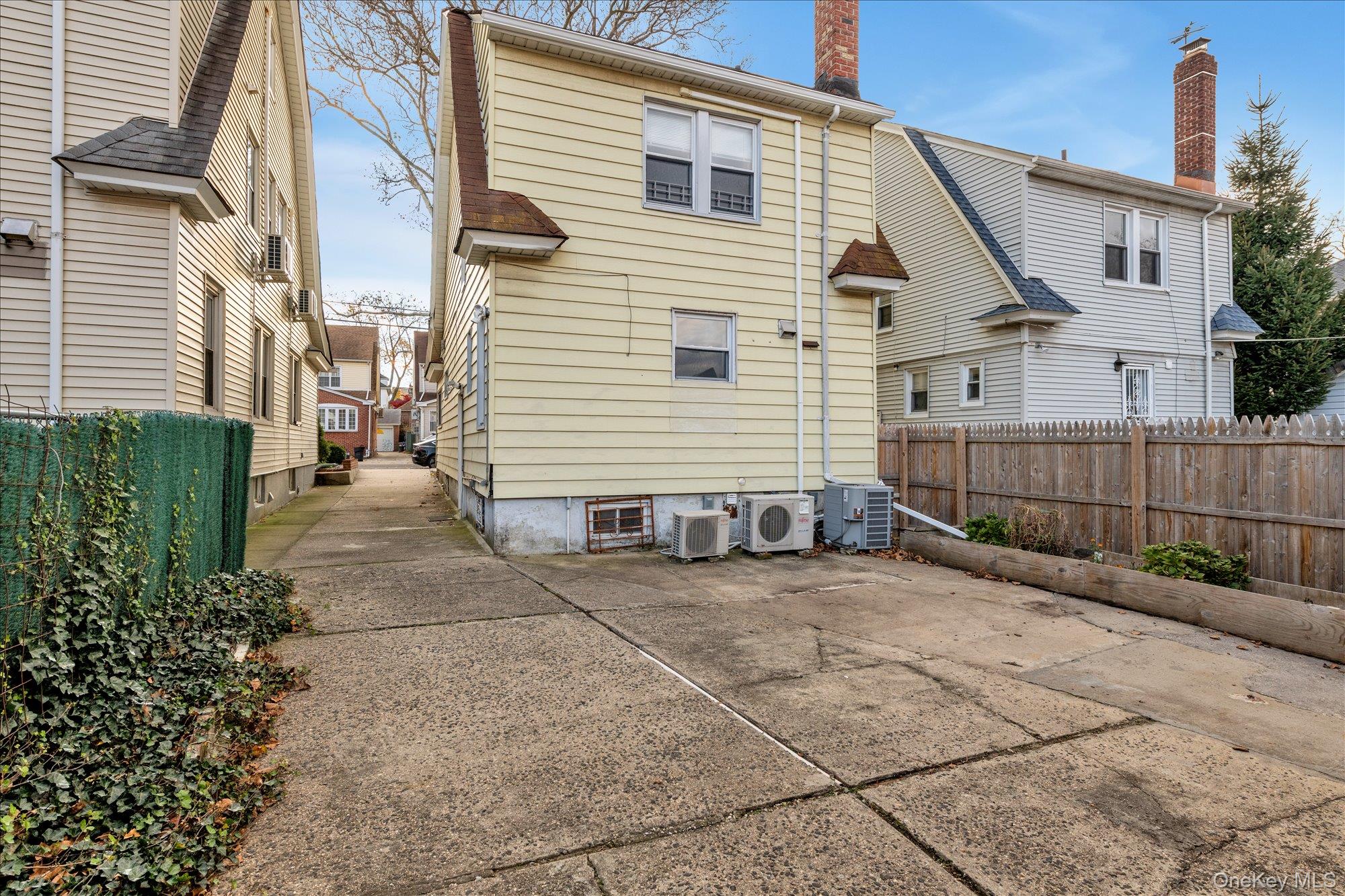 70-15 Manse Street Property Photo 21