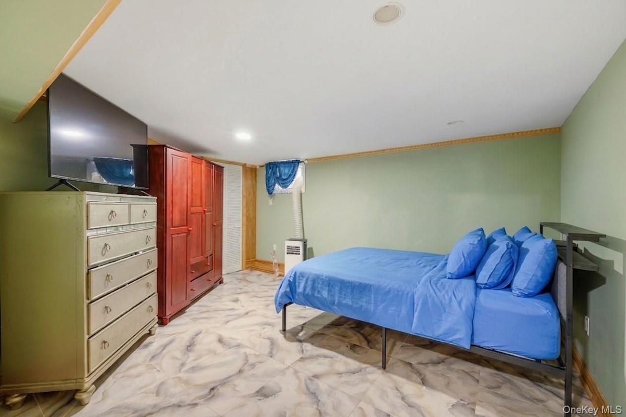 1667 E 51st Street Property Photo 19