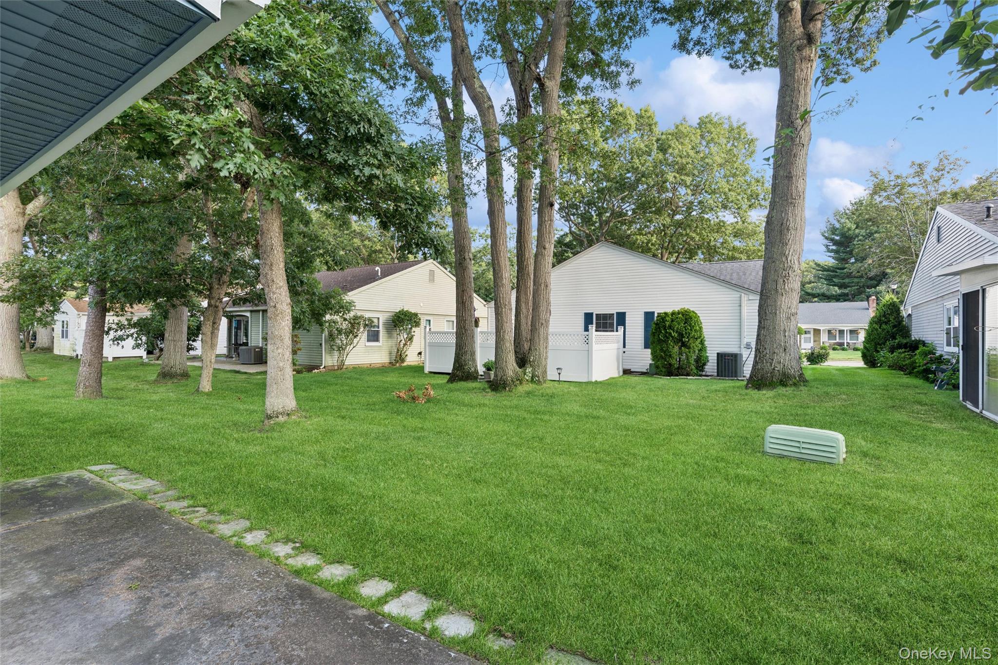 185 Kingston Drive Property Photo 18