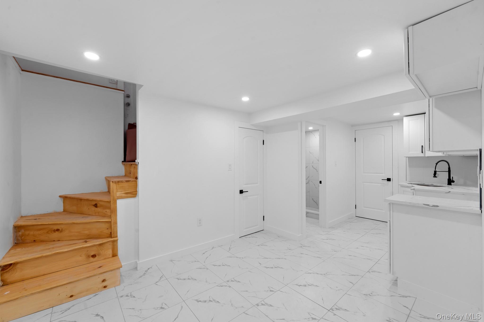 18704 Williamson Avenue Property Photo 11