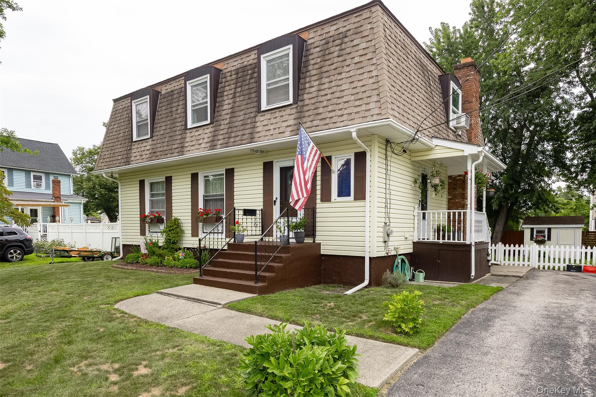 91 Maple Street Property Photo 2