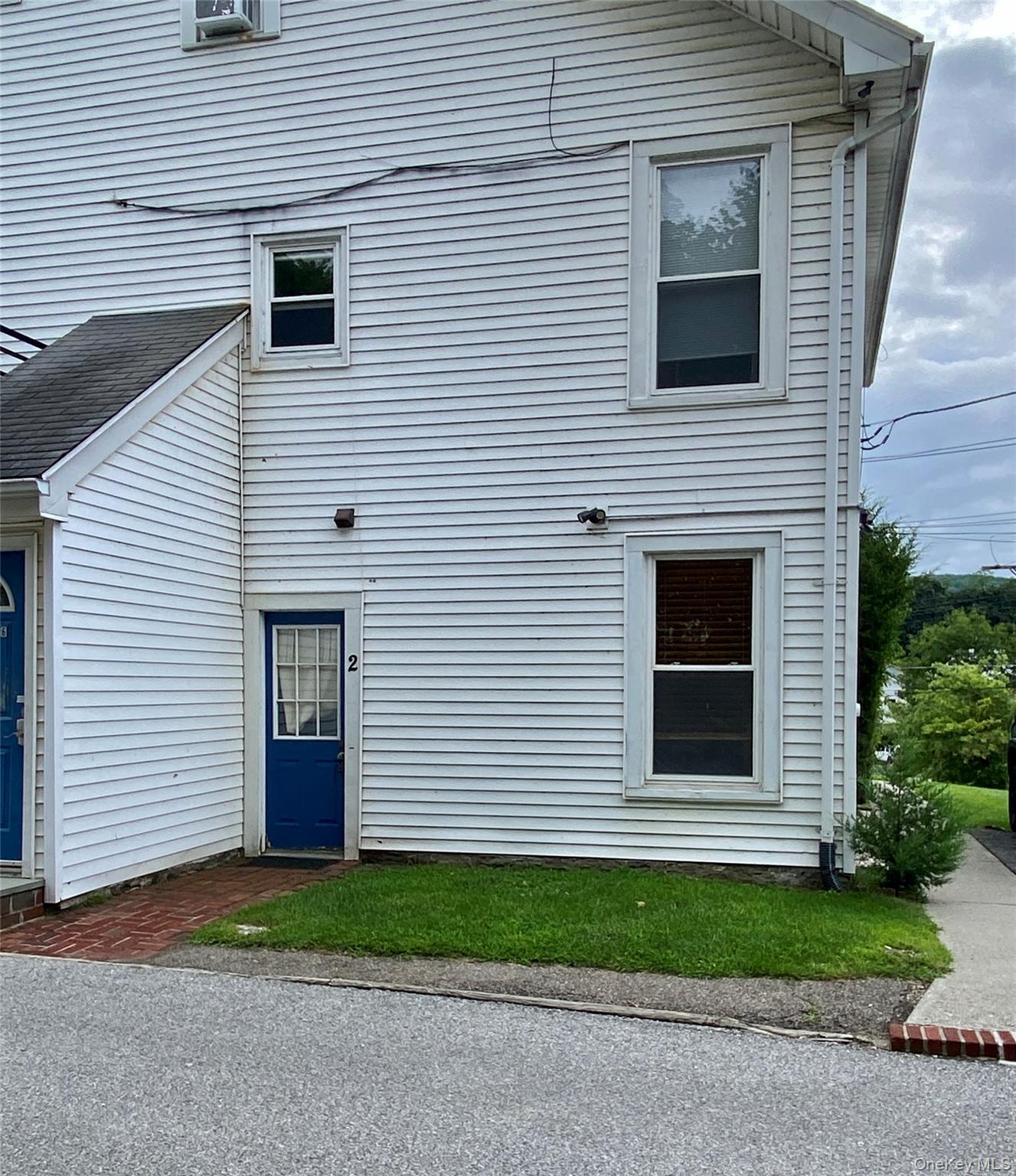 19 Memorial Avenue 2 Property Photo 2