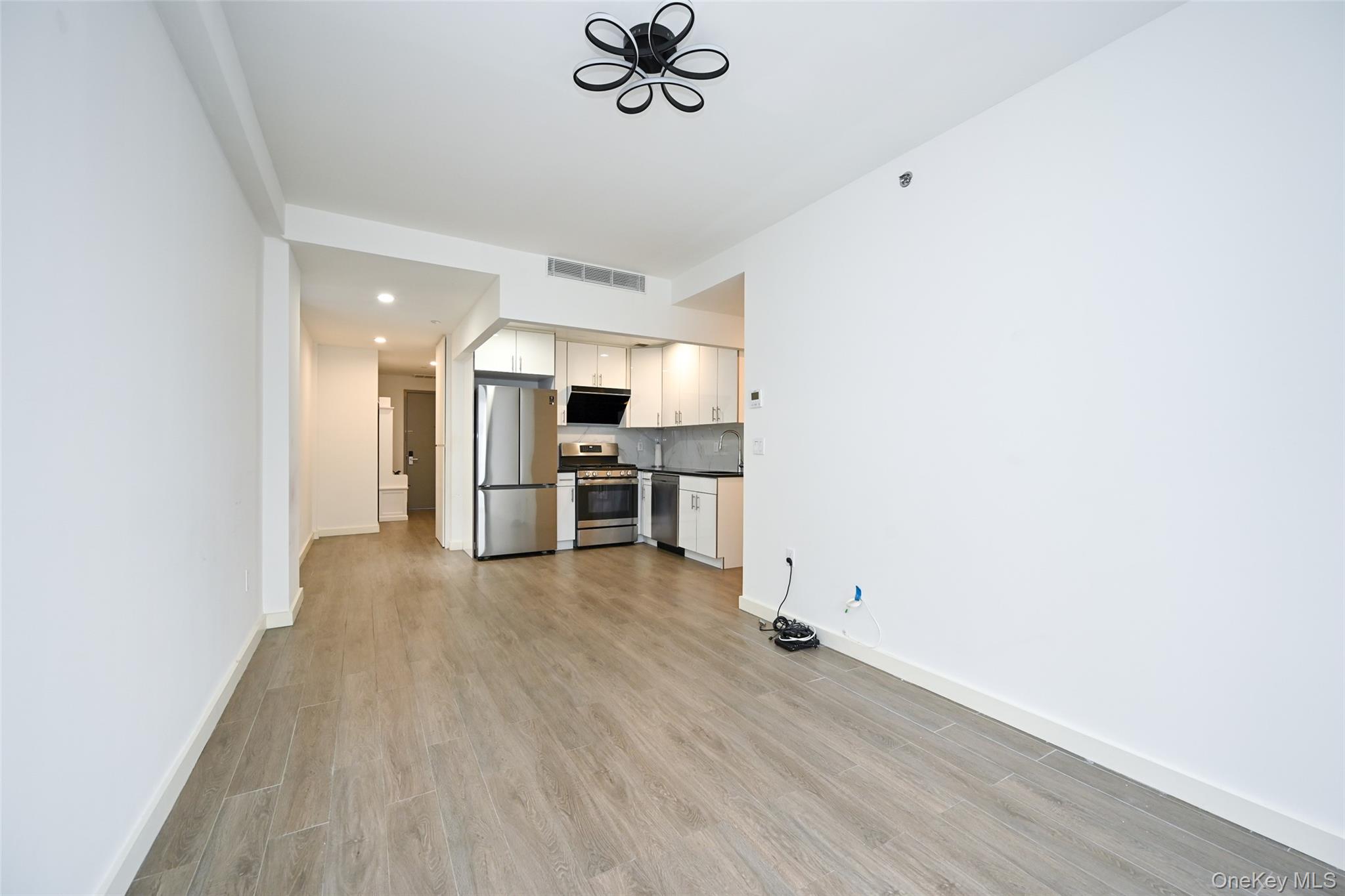 144-27 Sanford Avenue 5k Property Photo 6