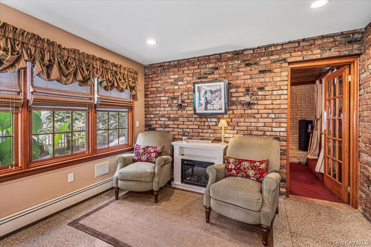 138 Locust Street Property Photo 8