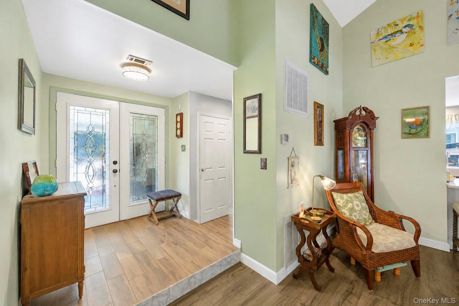 876 Greenbelt Parkway Property Photo 4
