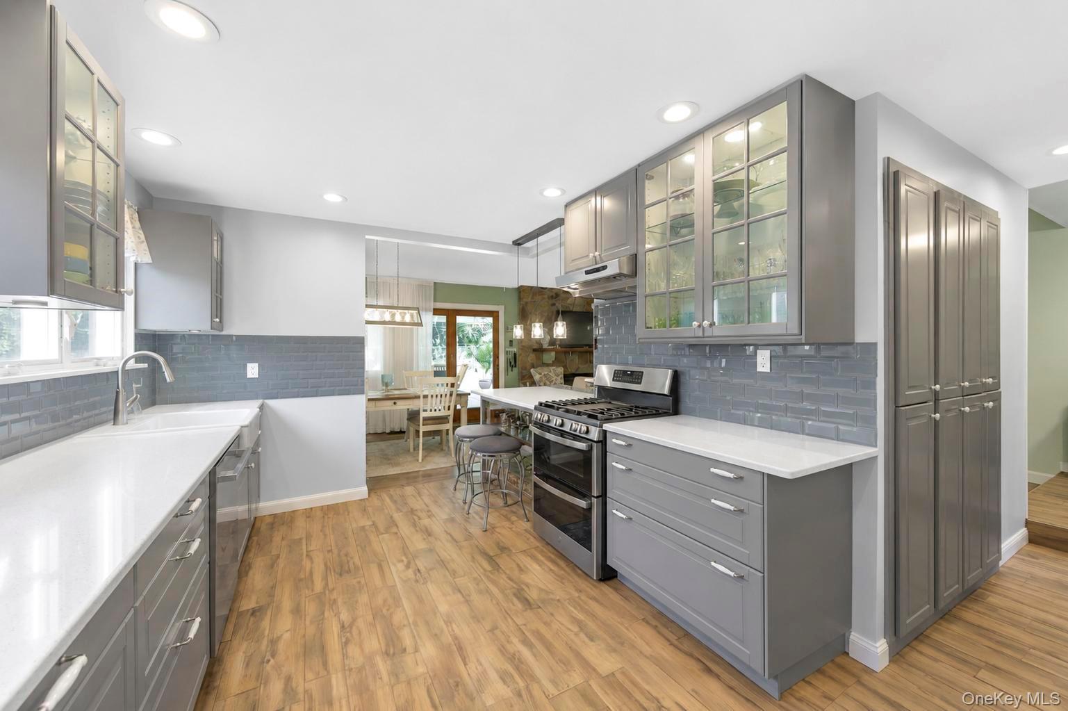 876 Greenbelt Parkway Property Photo 10