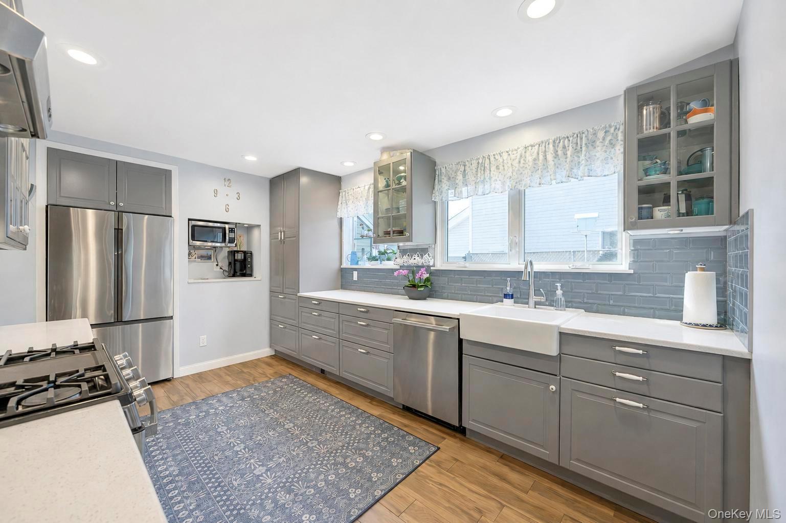 876 Greenbelt Parkway Property Photo 11
