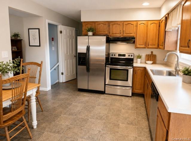 32 Robinson Avenue Property Photo 4