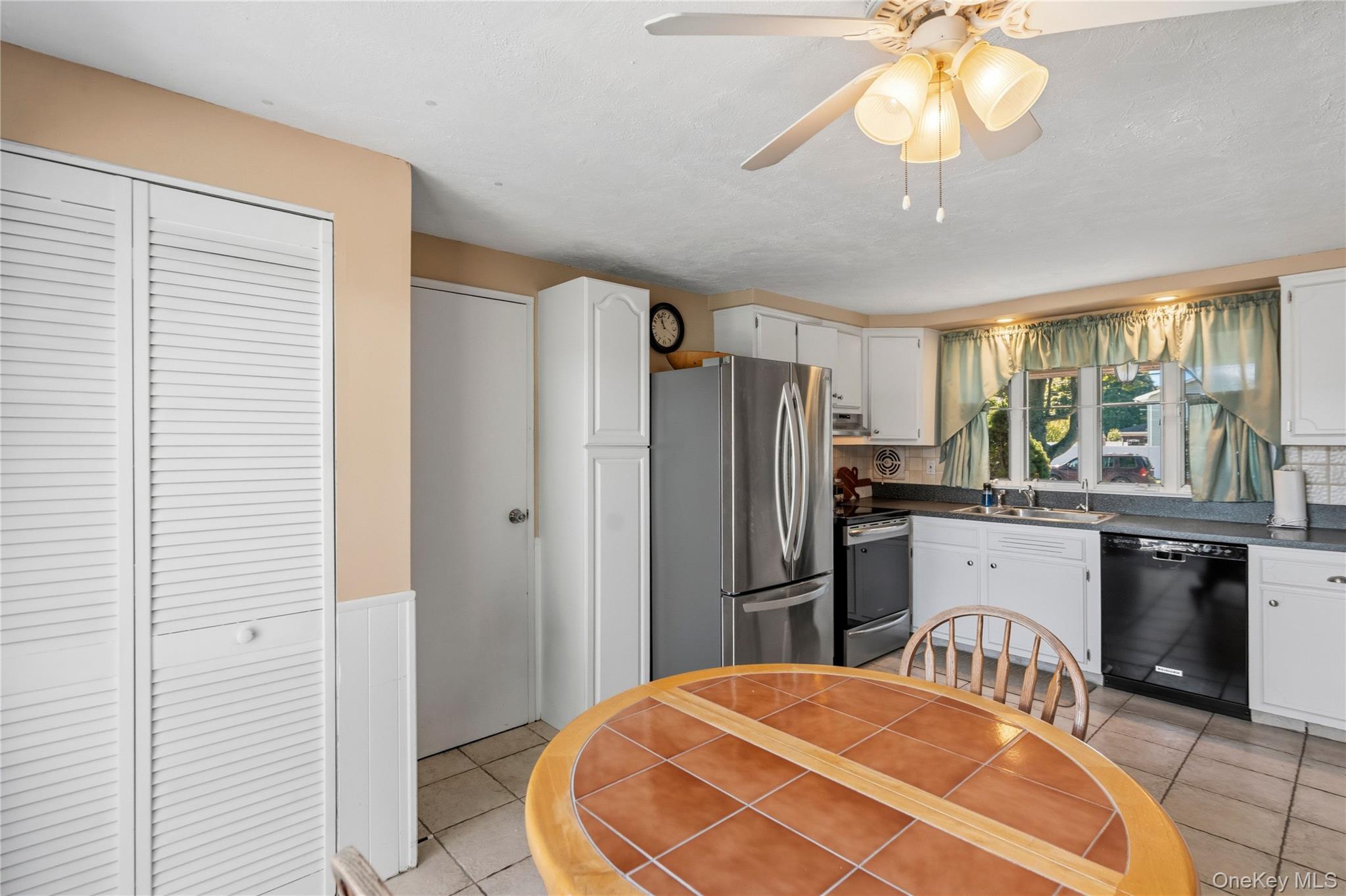 120 Budenos Drive Property Photo 14