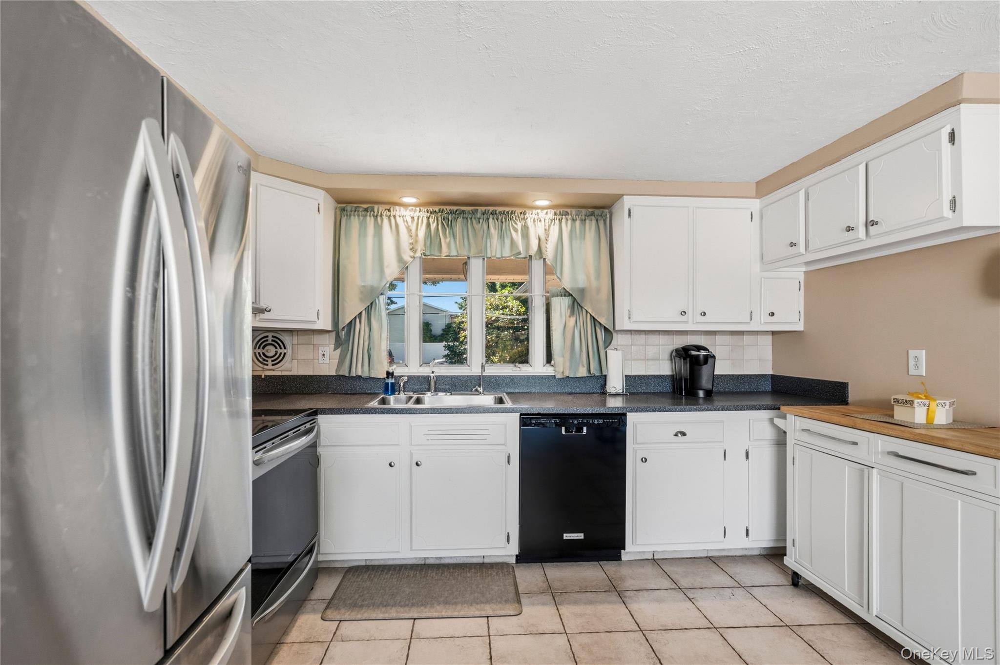 120 Budenos Drive Property Photo 15