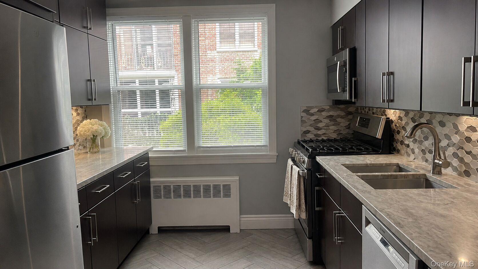 271 Cedarhurst Avenue E1 Property Photo 4