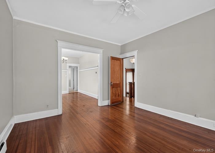 1125 Victory Boulevard Property Photo 5