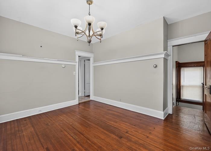 1125 Victory Boulevard Property Photo 10