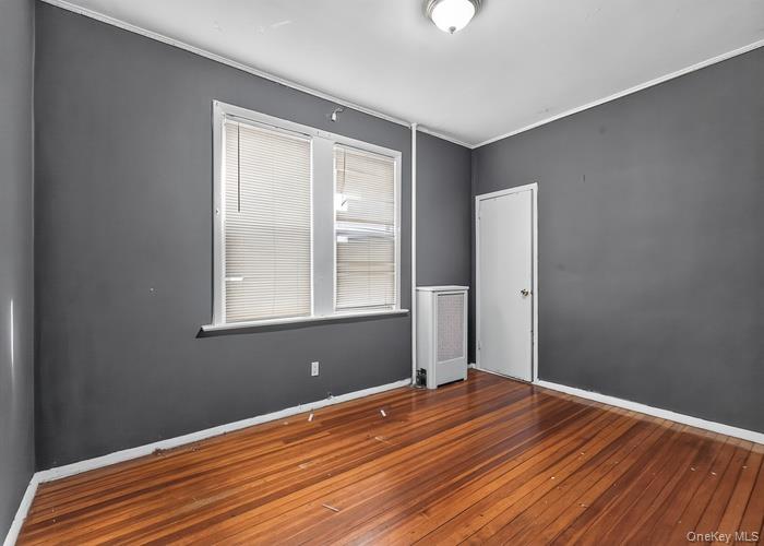 1125 Victory Boulevard Property Photo 11