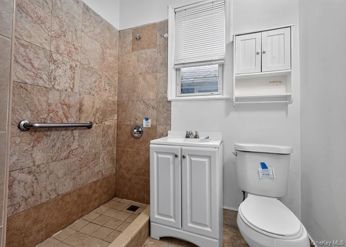 1125 Victory Boulevard Property Photo 19