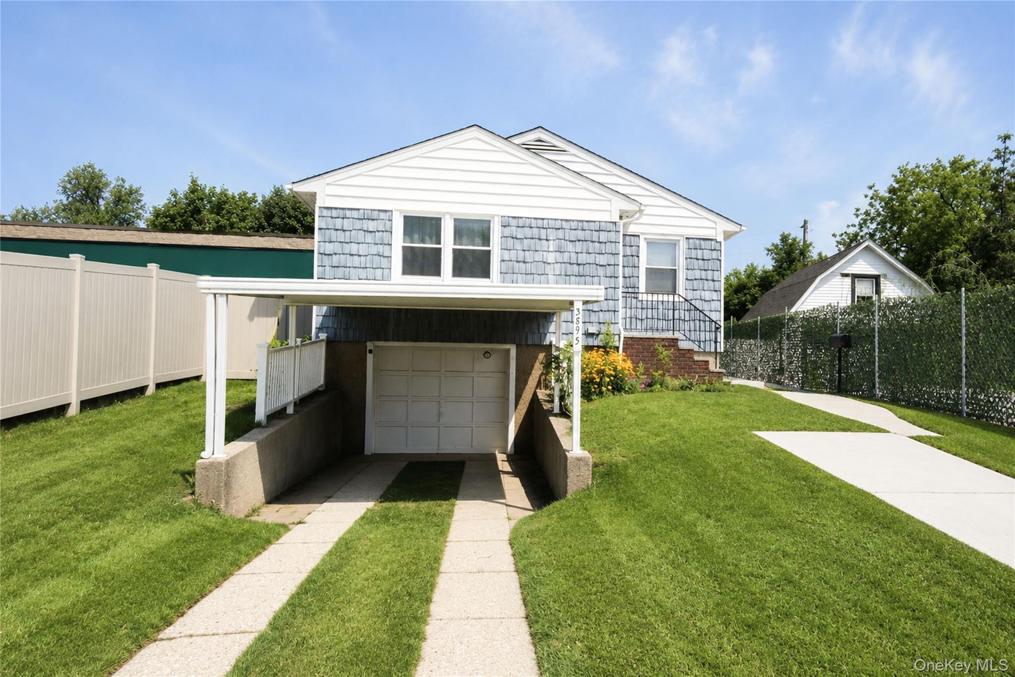 3895 Amboy Road Property Photo 1