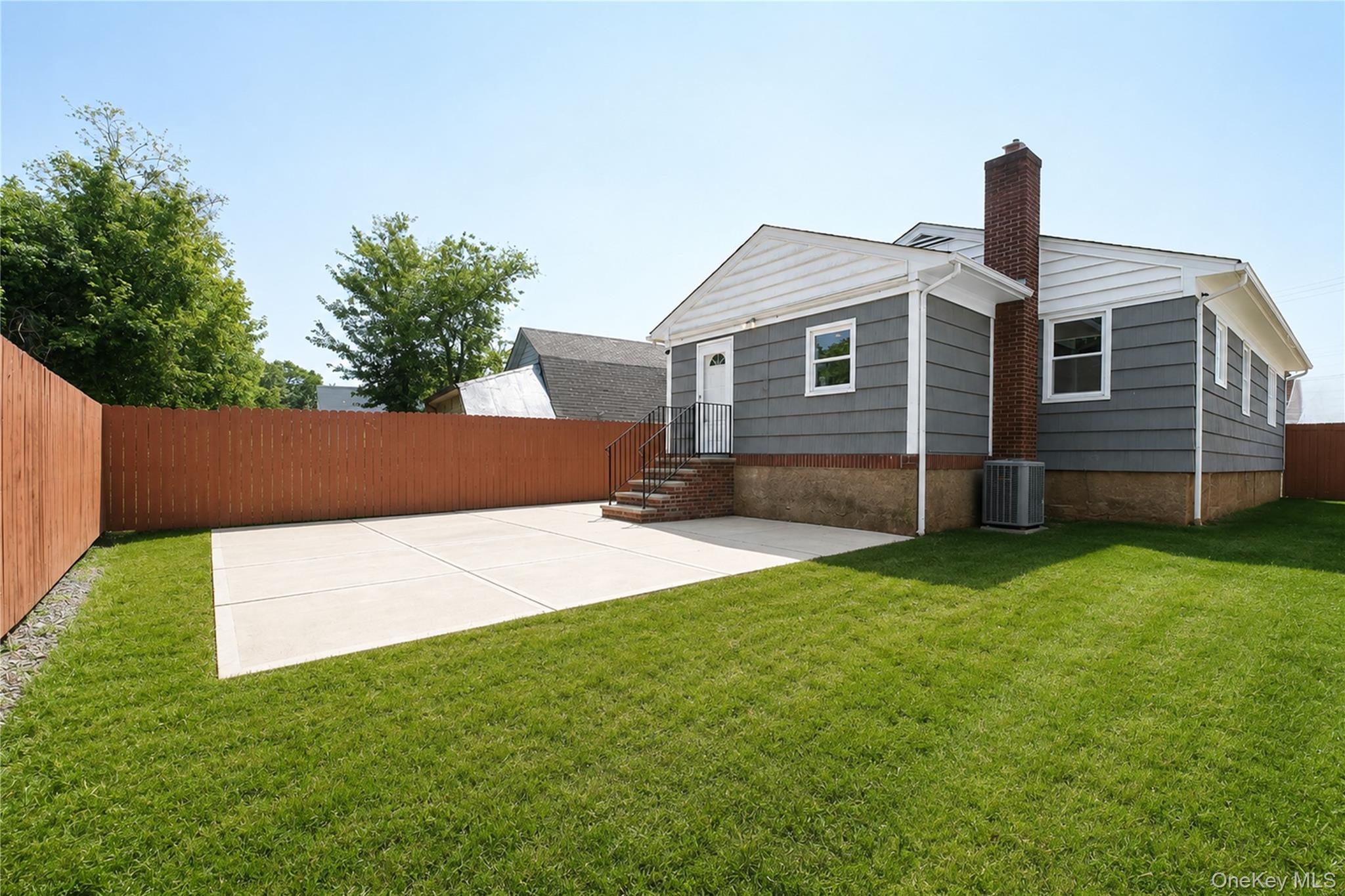 3895 Amboy Road Property Photo 4