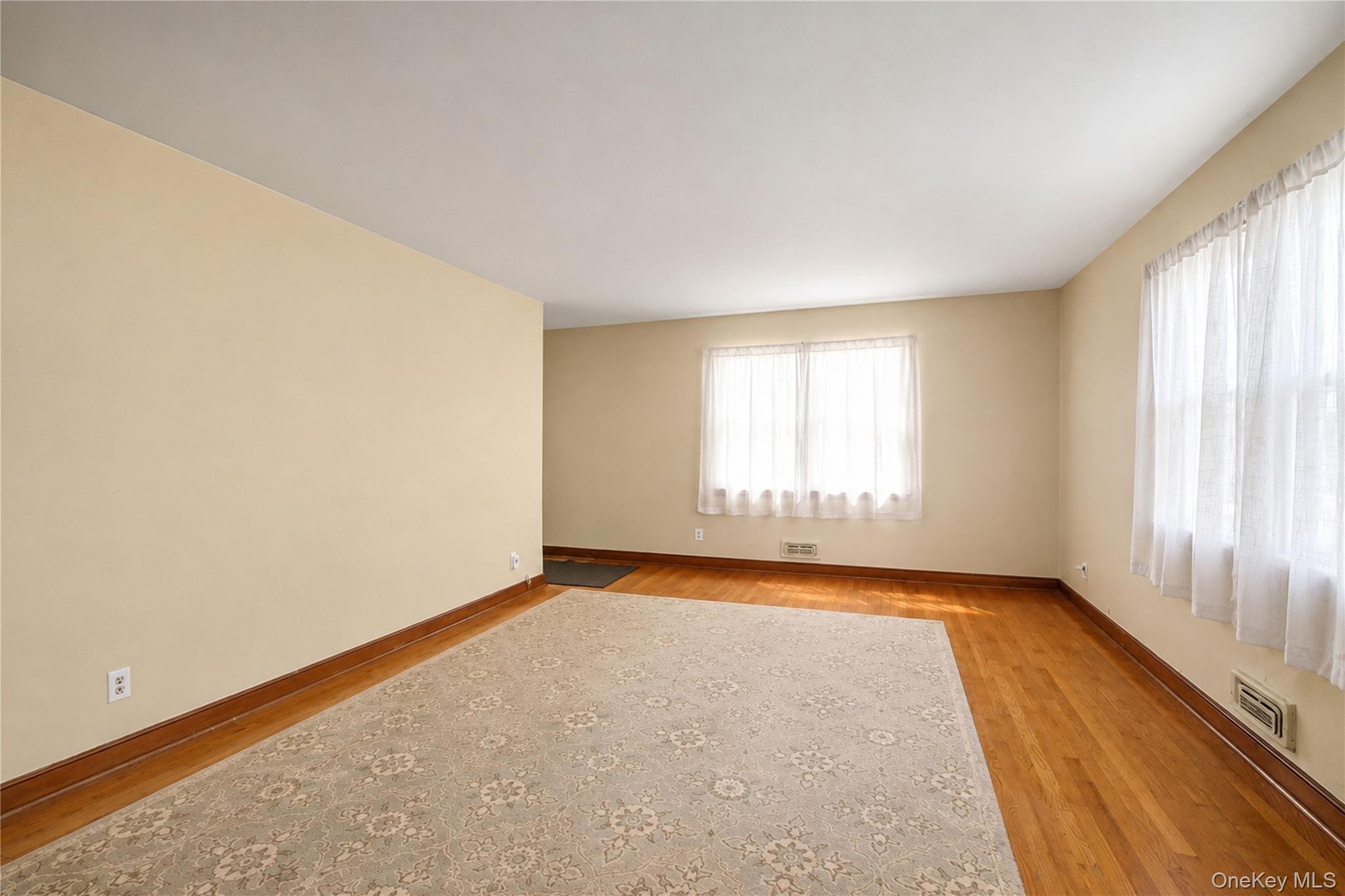 3895 Amboy Road Property Photo 8