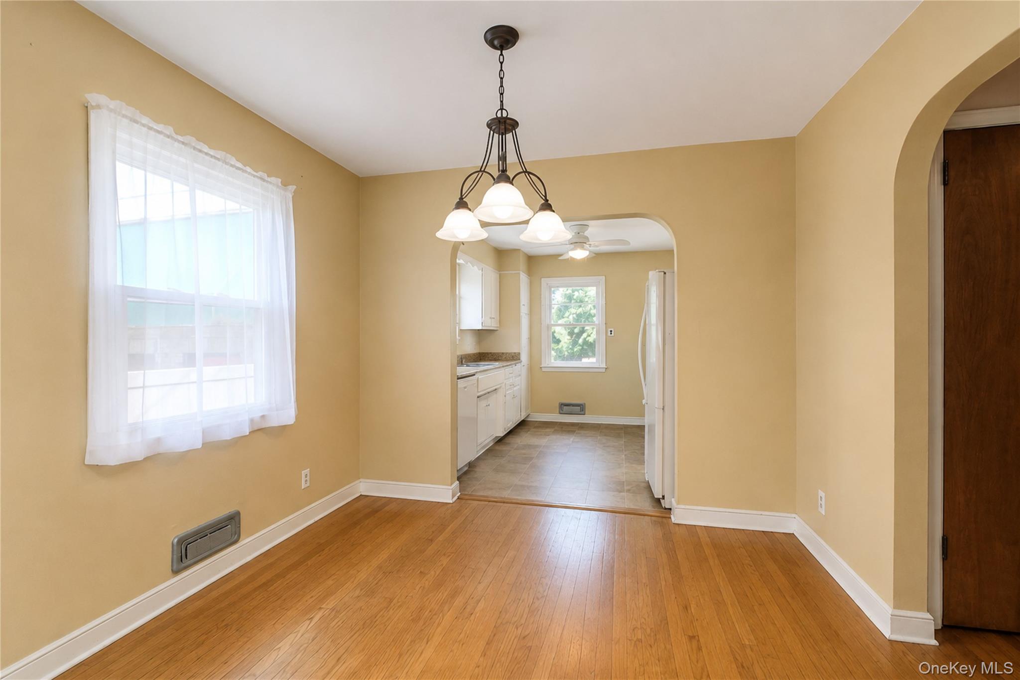 3895 Amboy Road Property Photo 9