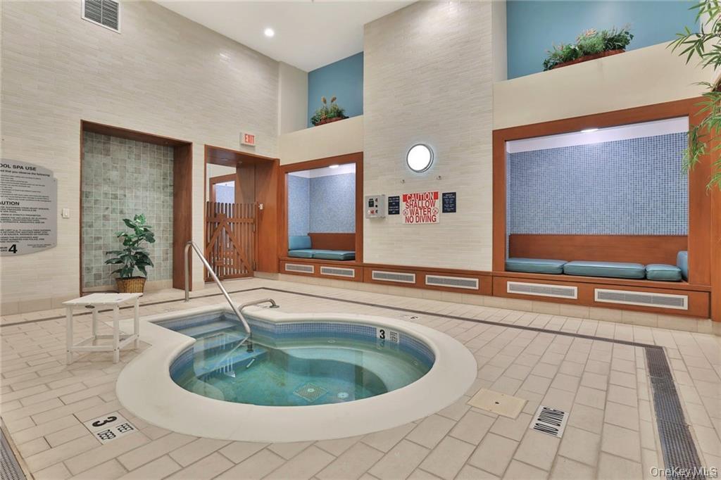 10 City Place 9c Property Photo 40