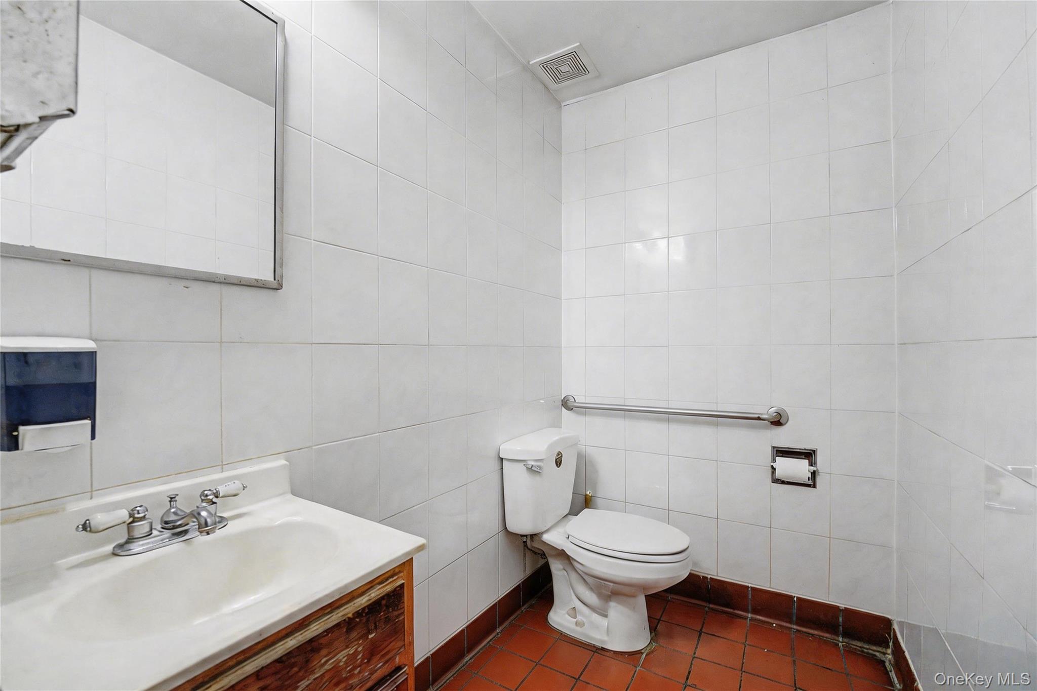 504 Larkfield Rd Property Photo 9