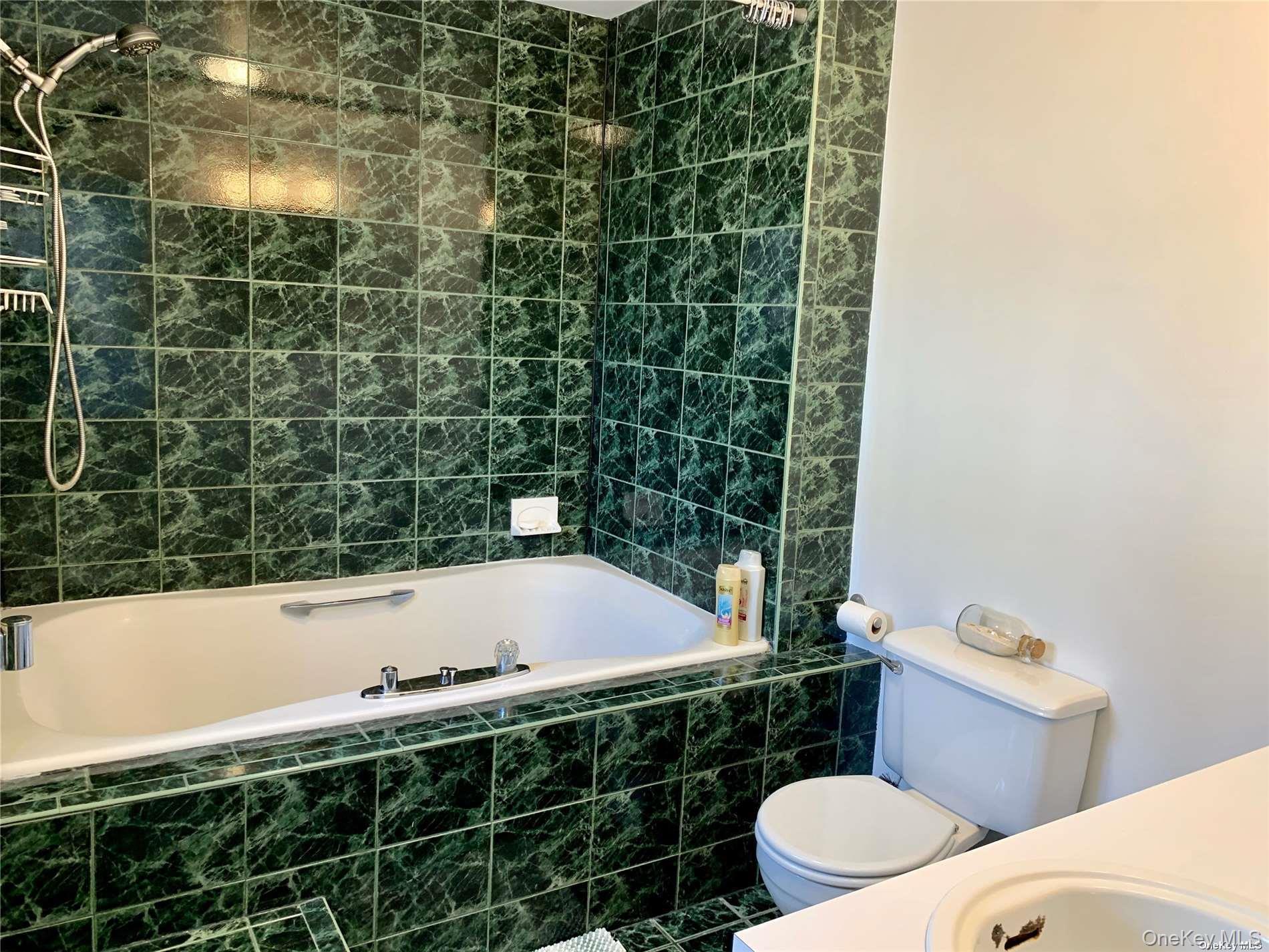 33 Ohio Avenue Property Photo 12
