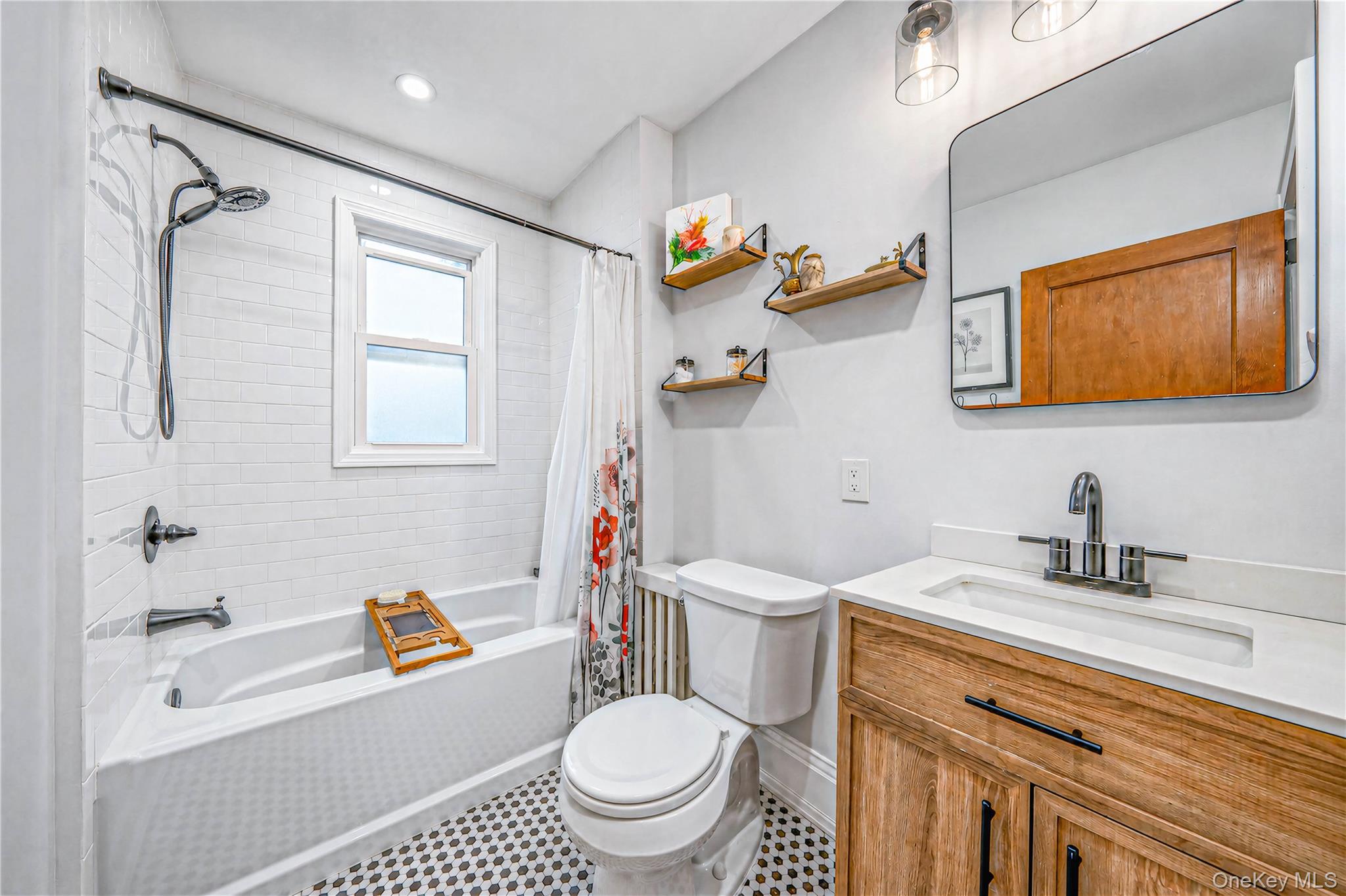 750 Howard Avenue Property Photo 16