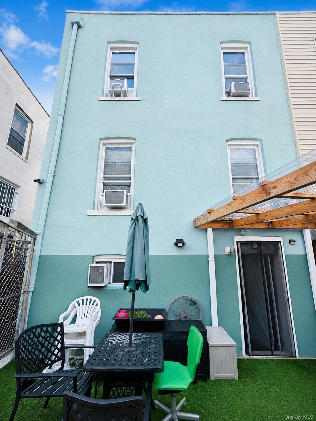 1255 Elder Avenue Property Photo 3