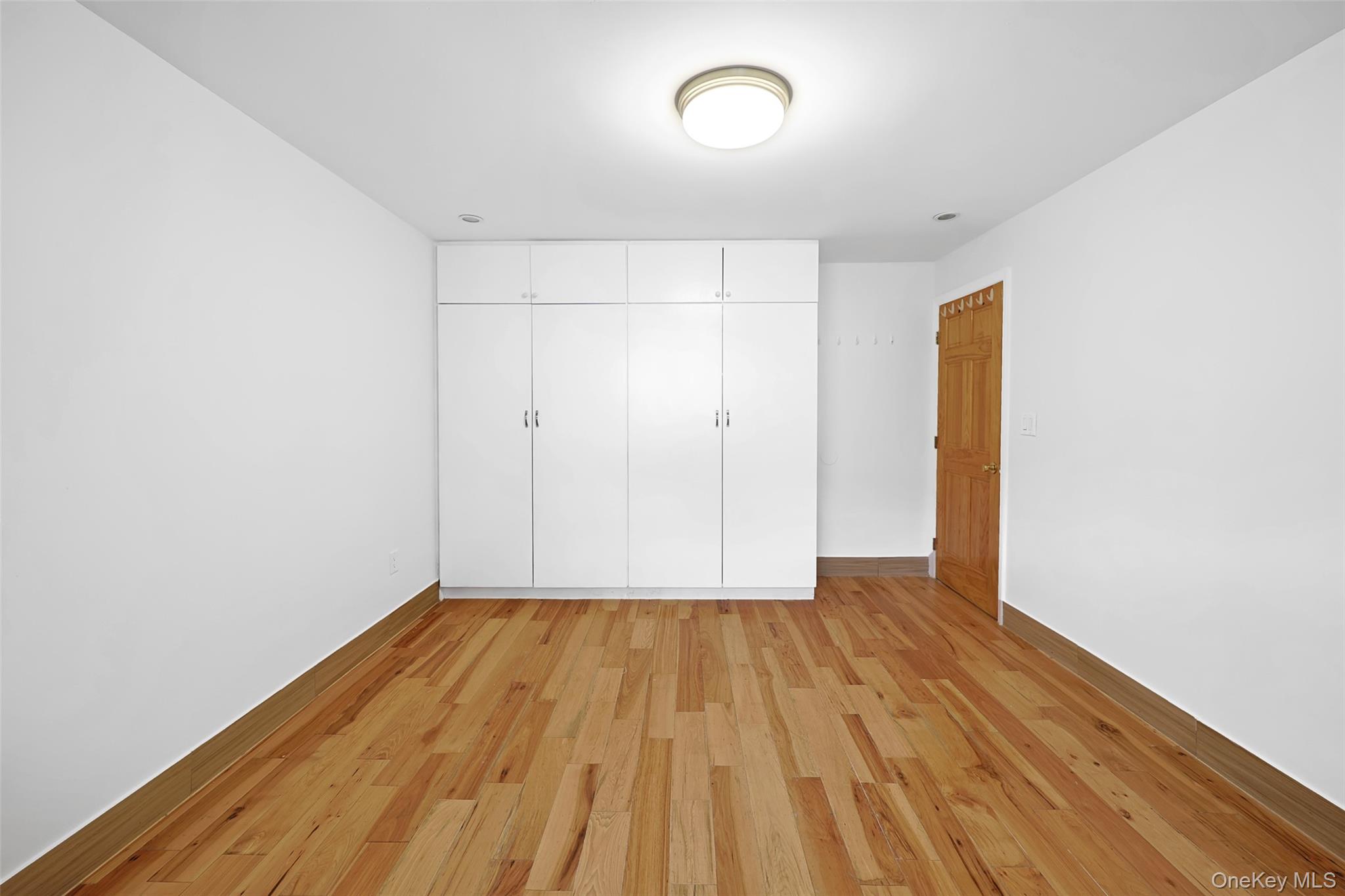 9001 70th Drive Property Photo 5