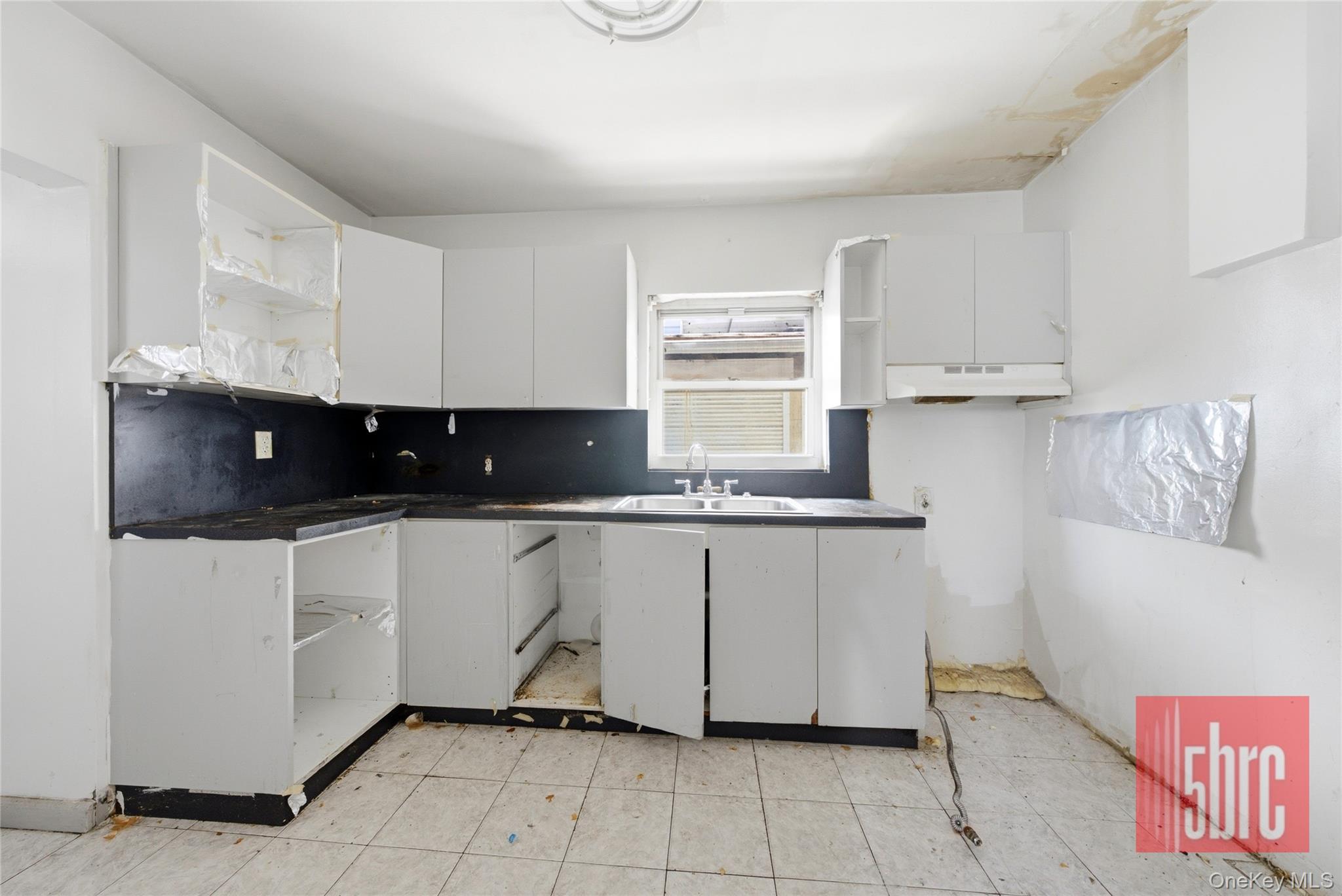 1201 37th Street Property Photo 7