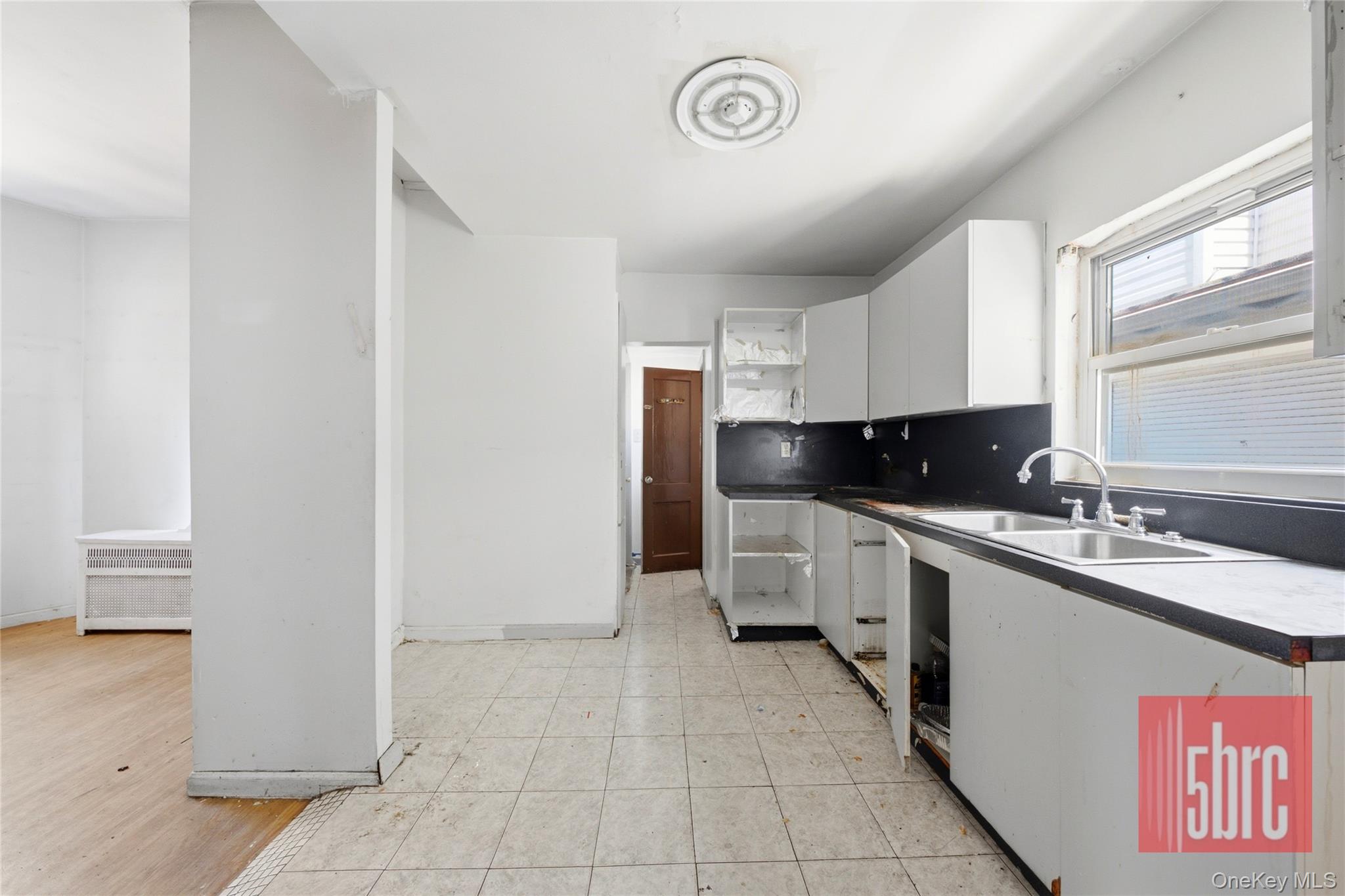 1201 37th Street Property Photo 8