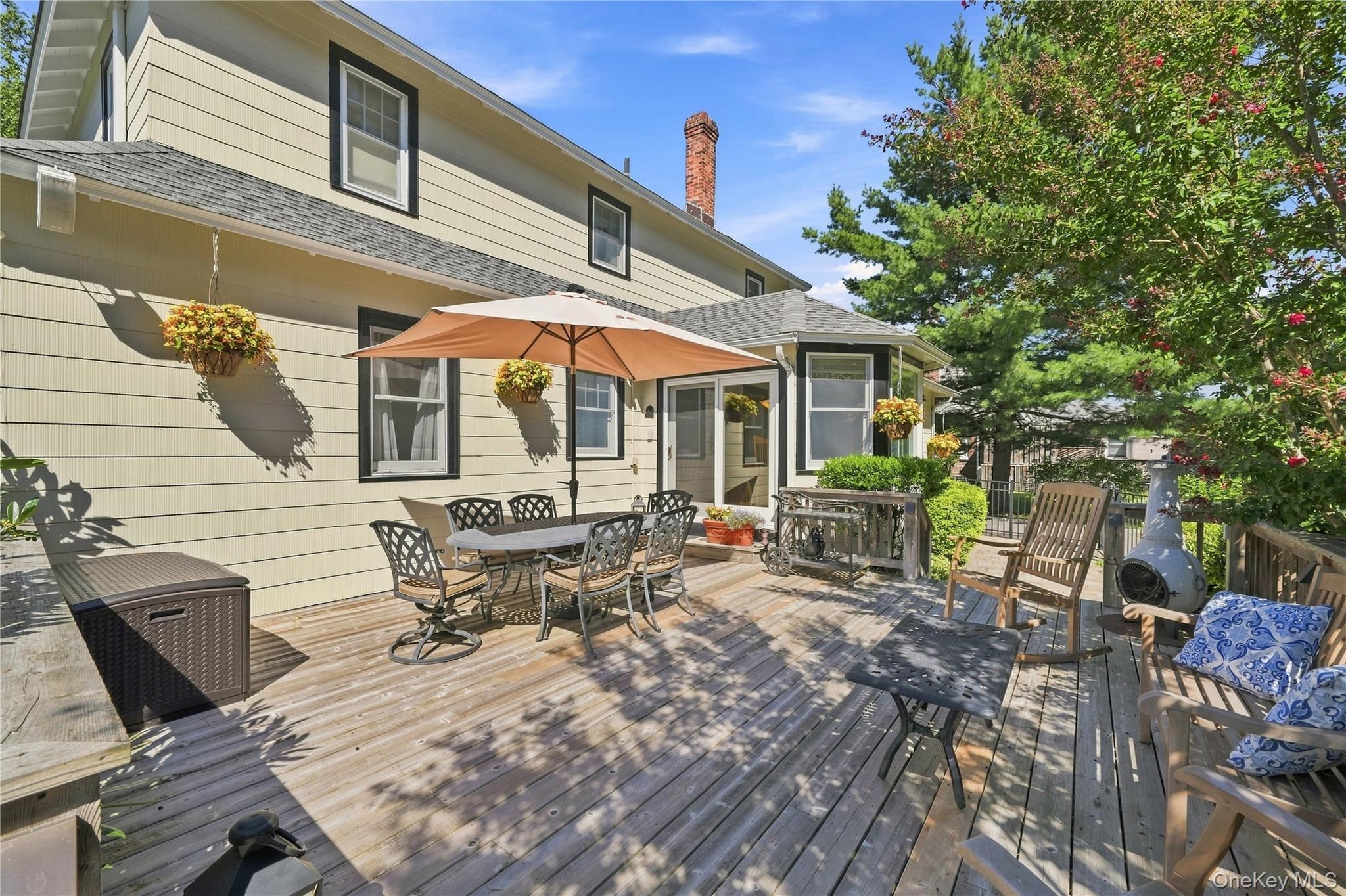 556 N Windsor Avenue Property Photo 40