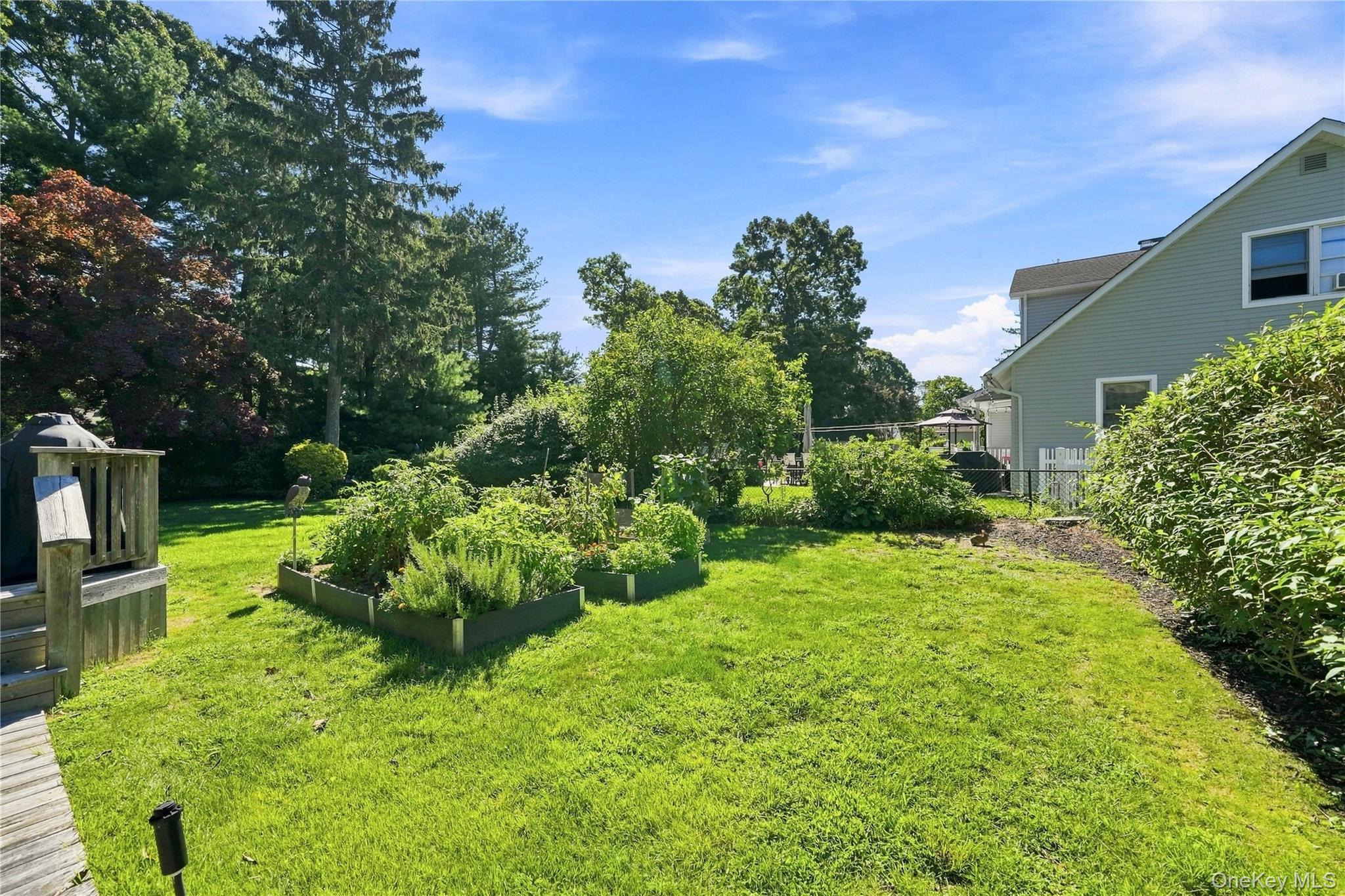556 N Windsor Avenue Property Photo 41