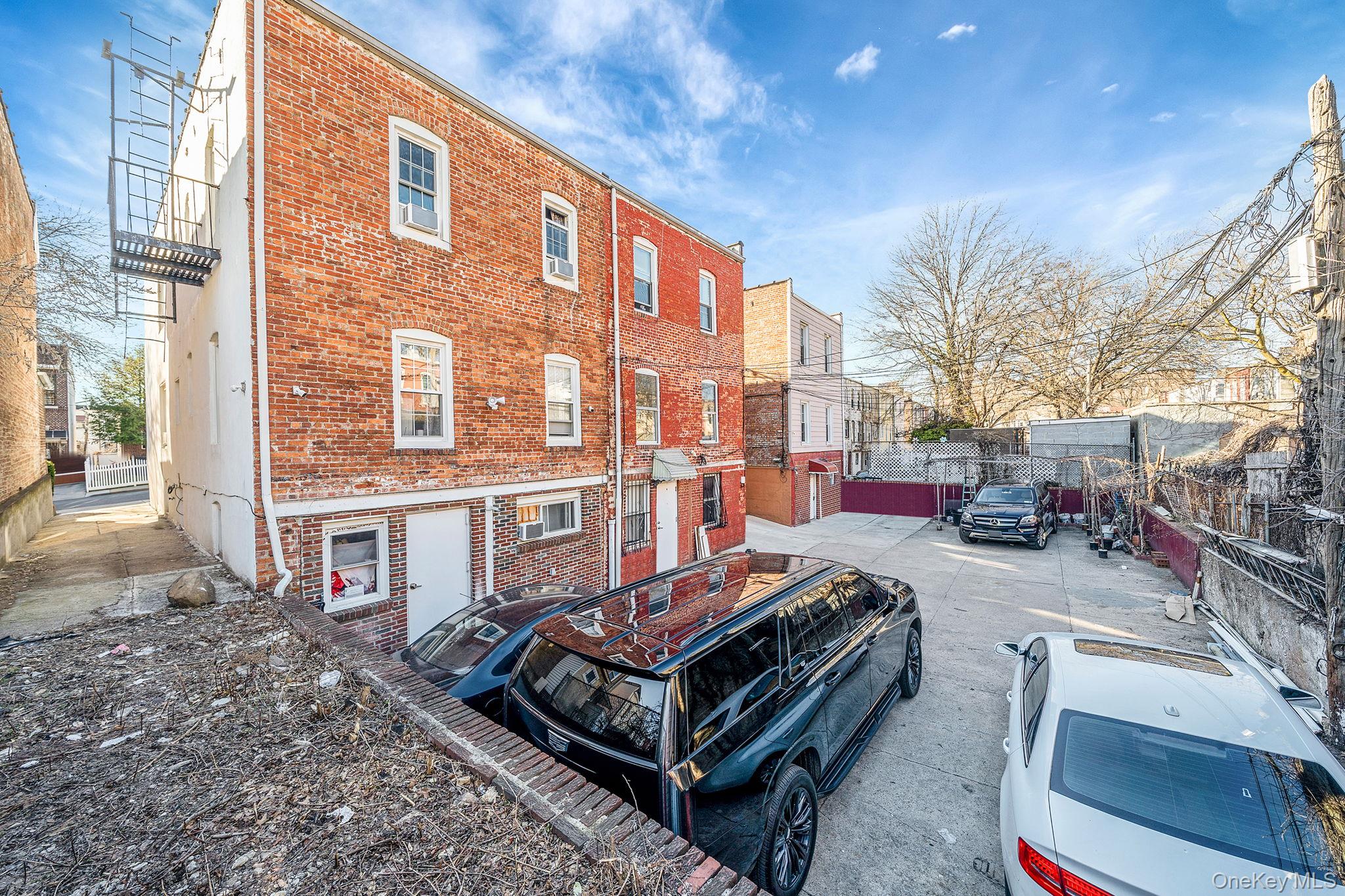 2545 98th Street Property Photo 4