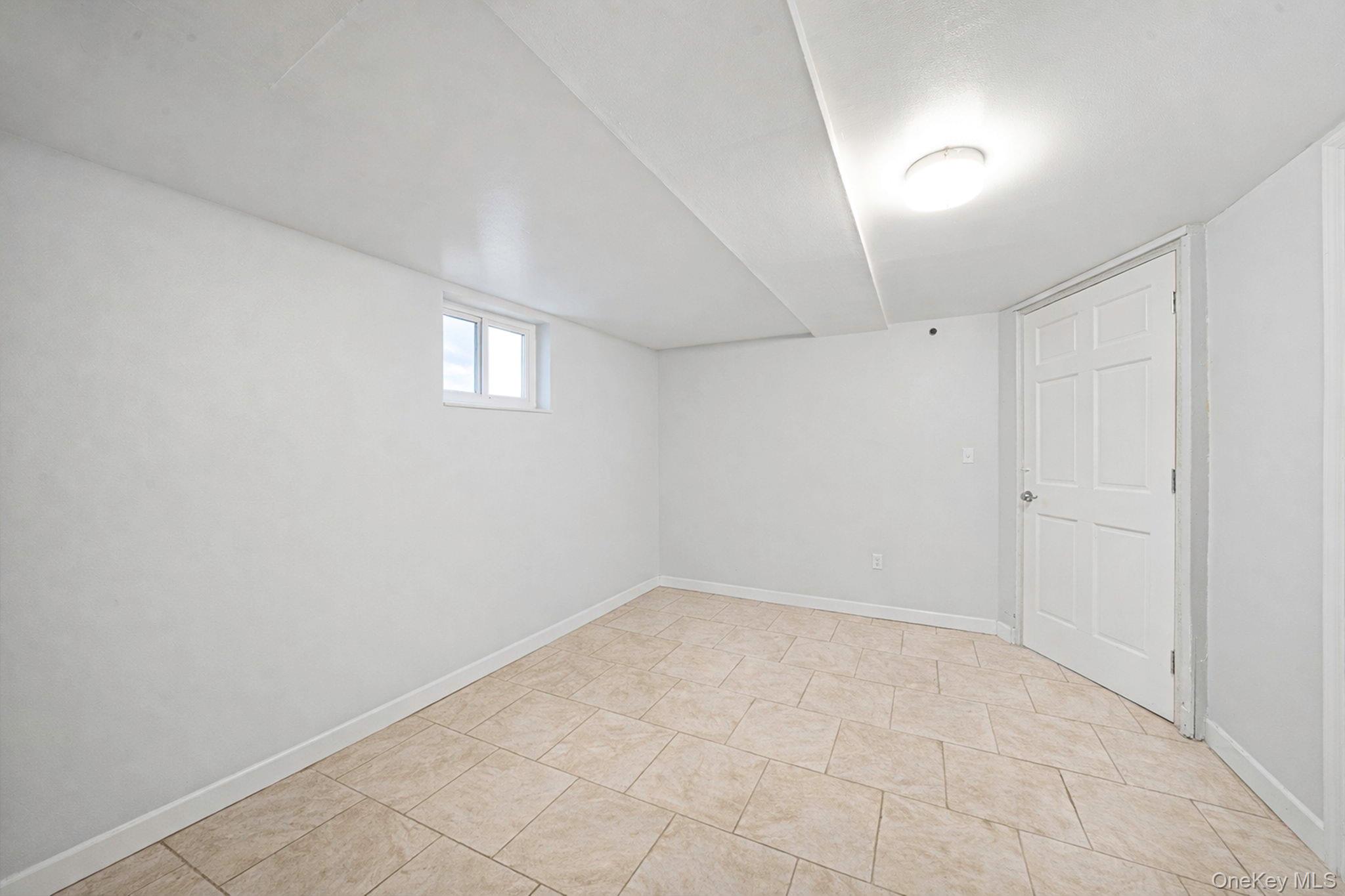 2545 98th Street Property Photo 8