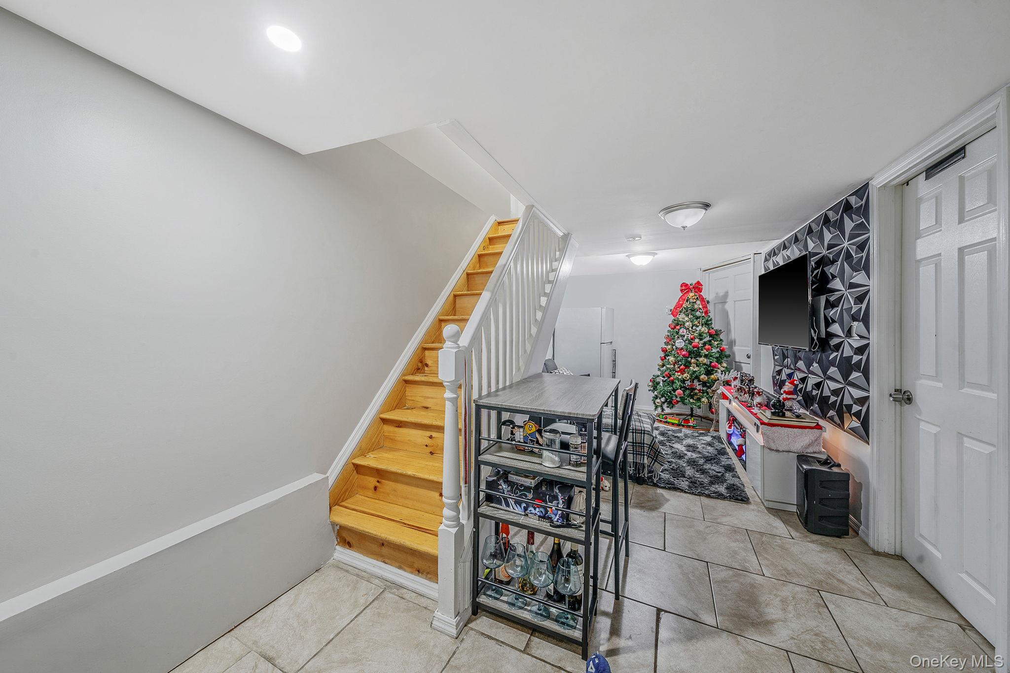 2545 98th Street Property Photo 14