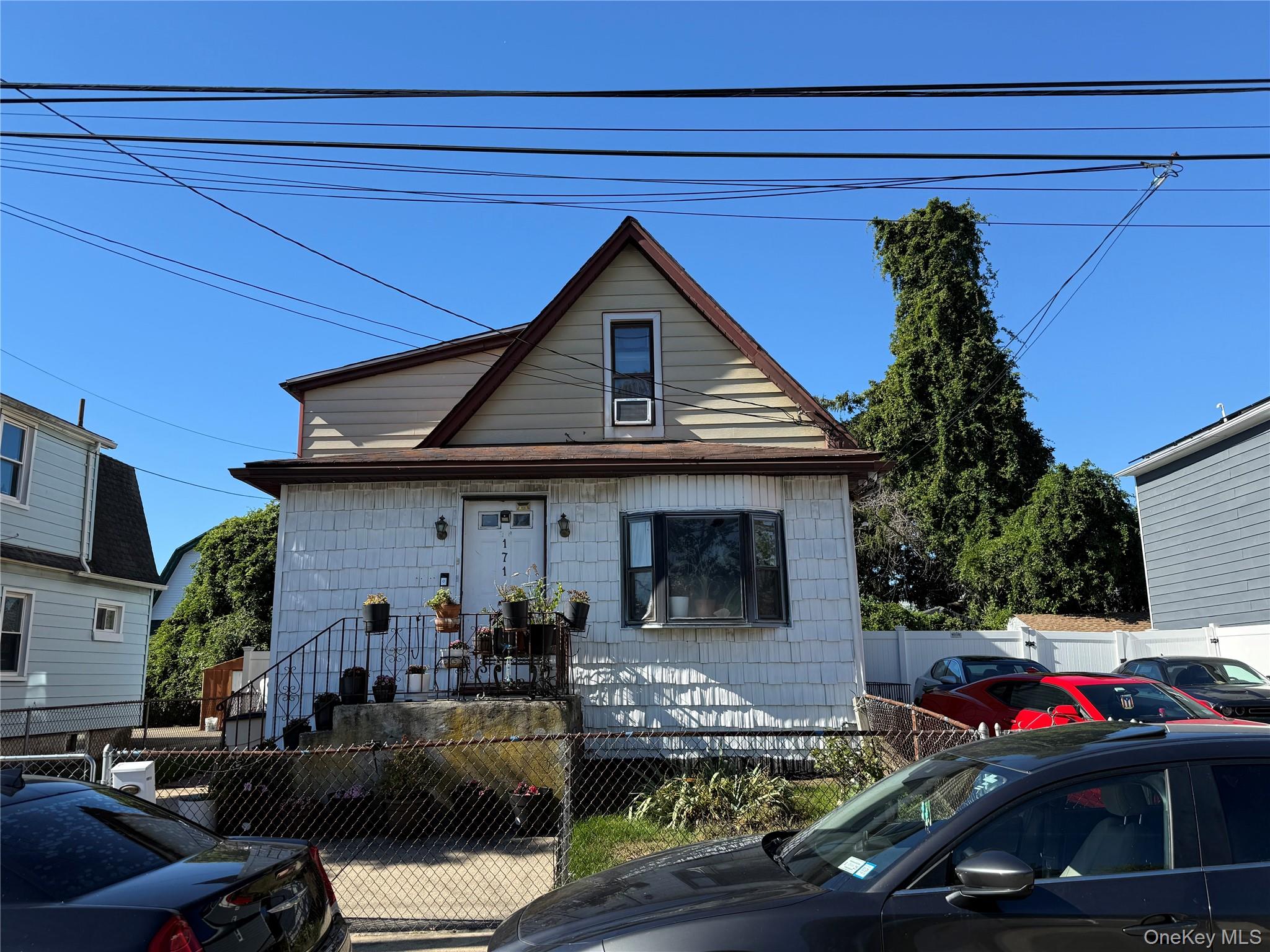 171 Holland Property Photo 1