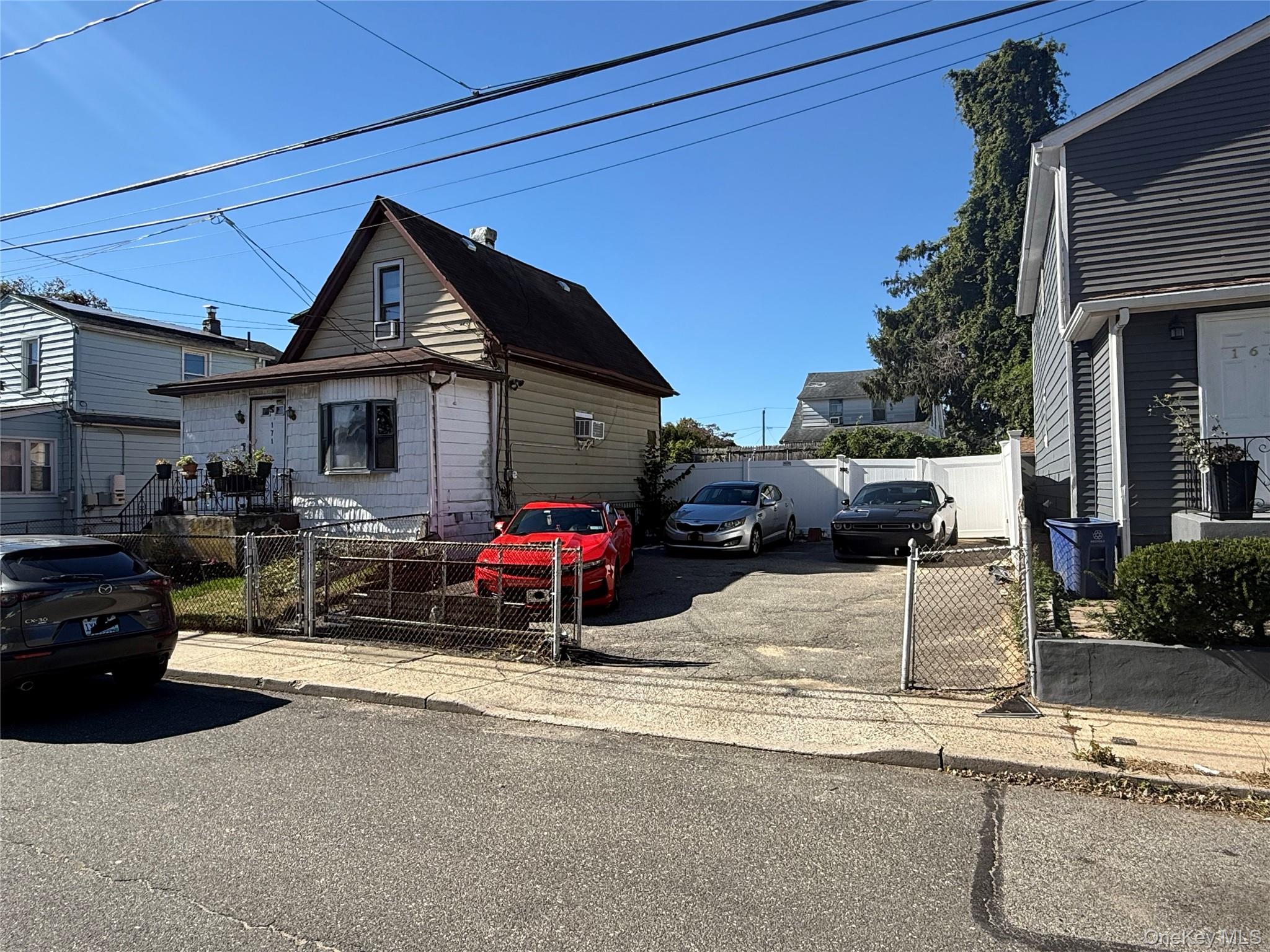 171 Holland Property Photo 2