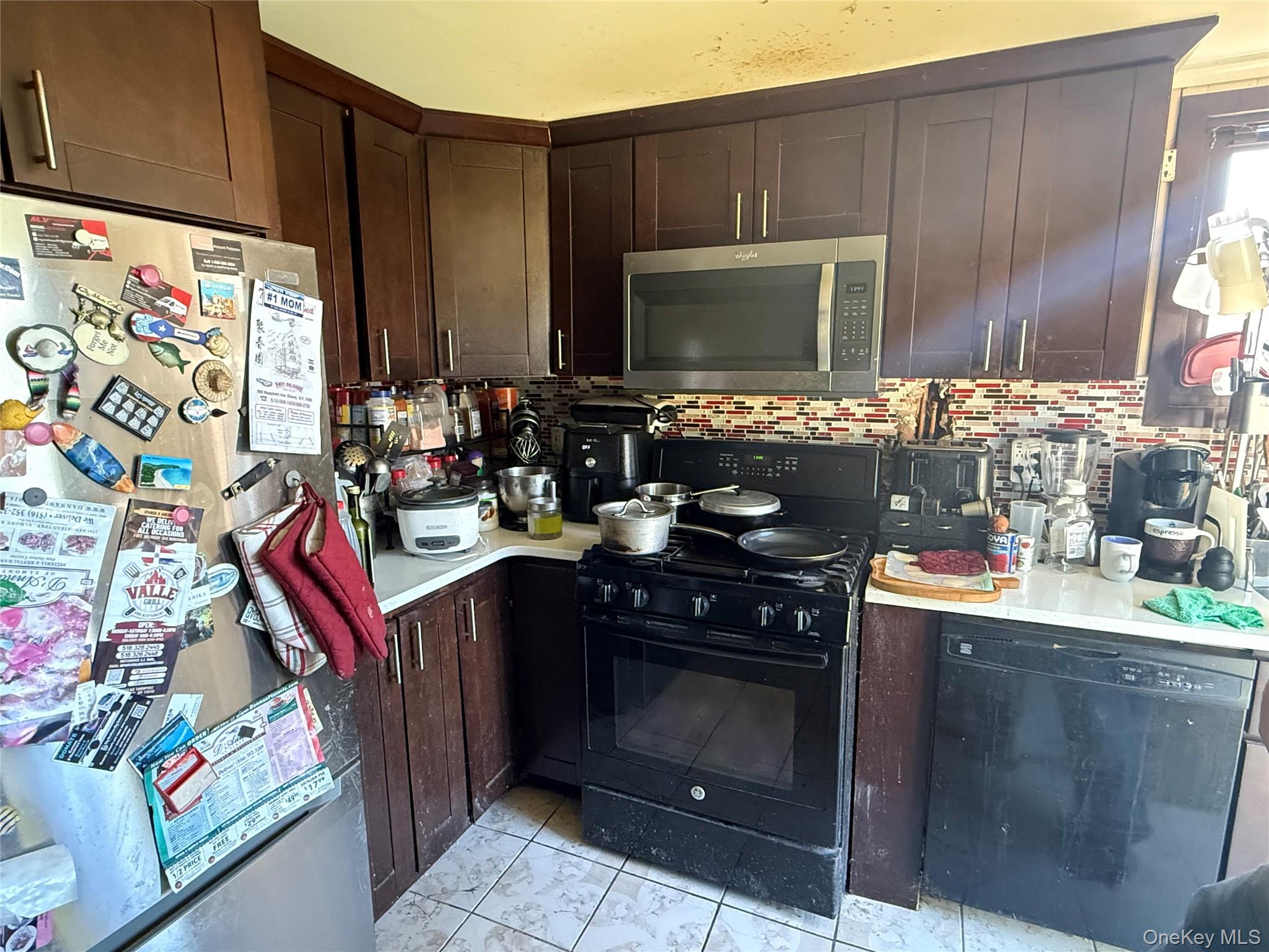 171 Holland Property Photo 6