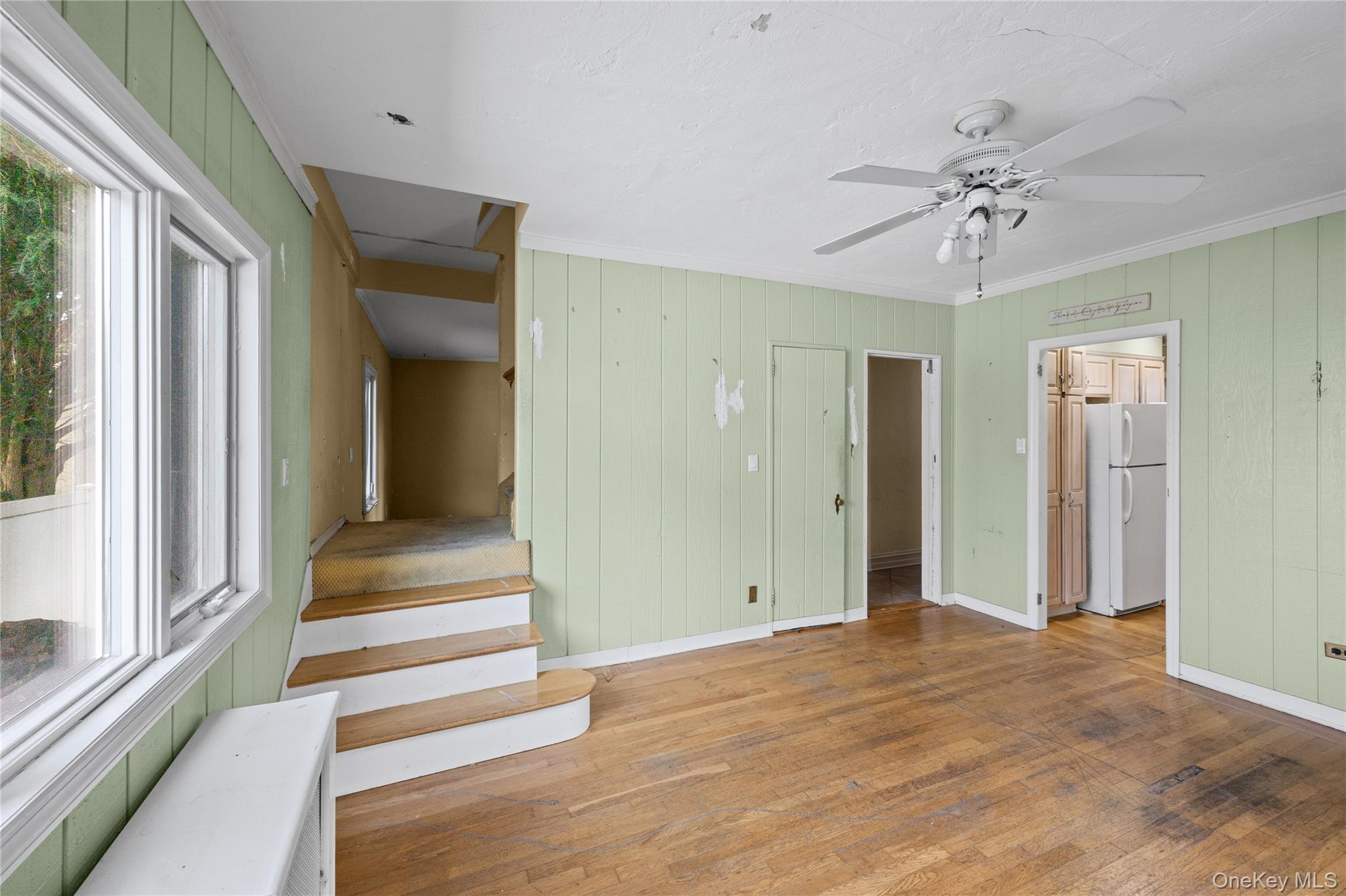 319 Frankel Boulevard Property Photo 17