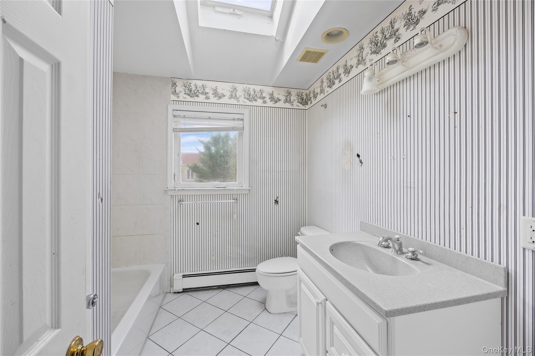 319 Frankel Boulevard Property Photo 32