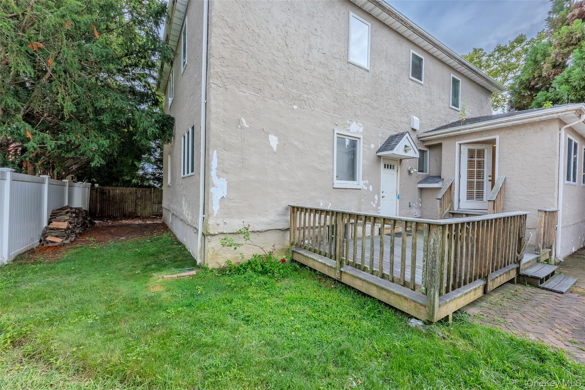 319 Frankel Boulevard Property Photo 40