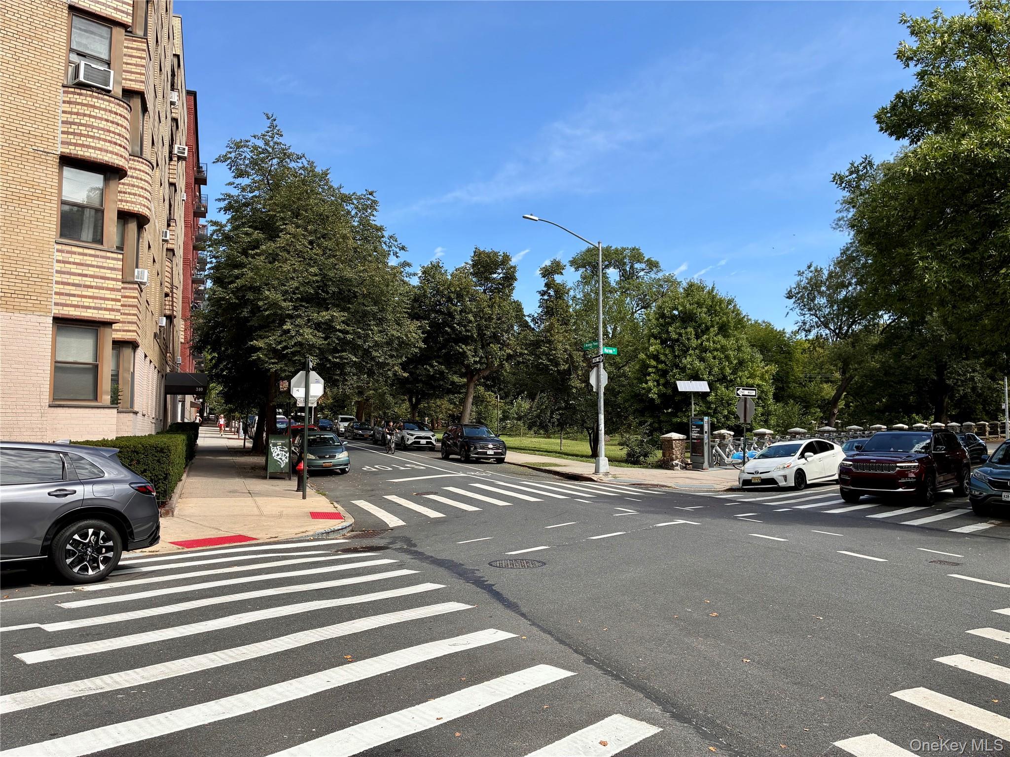 340 East Mosholu Parkway 2c Property Photo 2